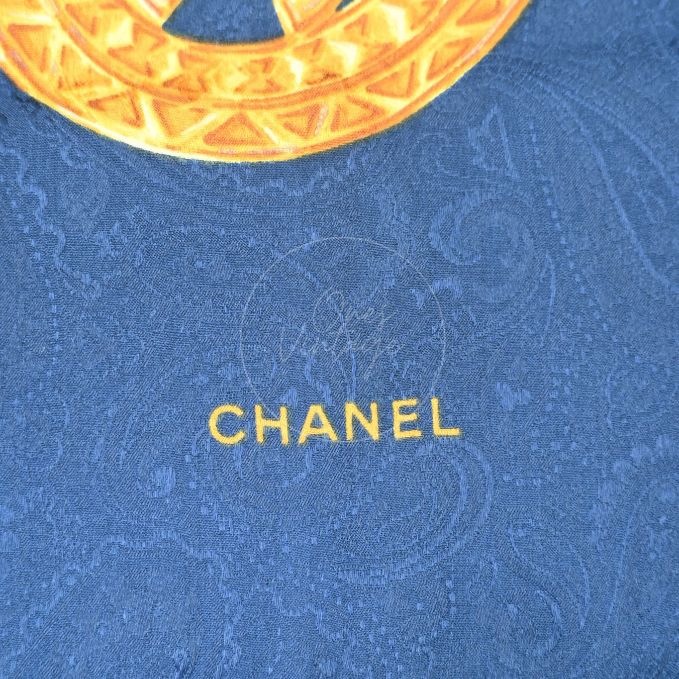 [Pre-owned] Chanel CC Mark Charms Chain Pattern Navy Square Scarf