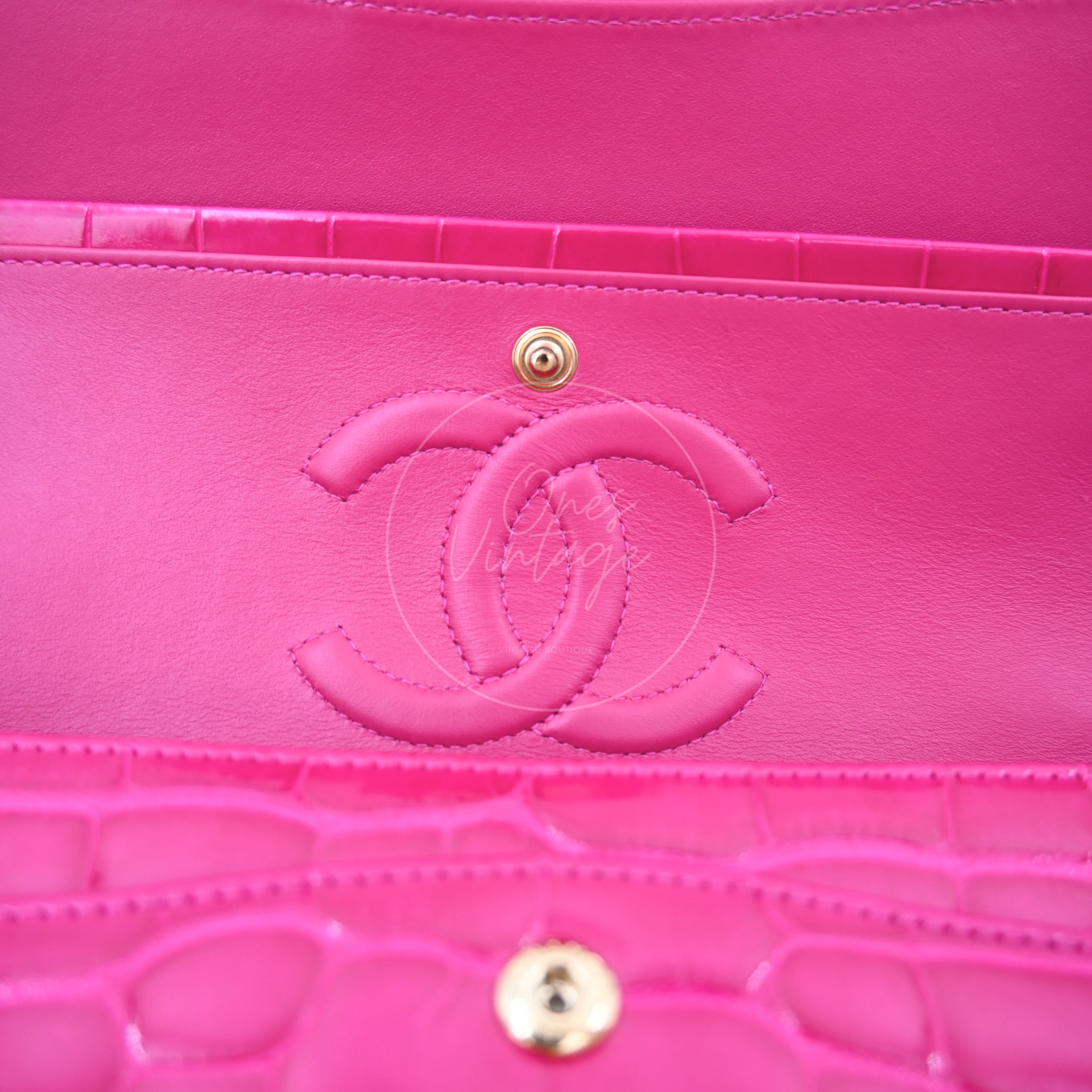 [Pre-owned] Chanel Shiny Pink Alligator GHW Medium Classic Flap Bag