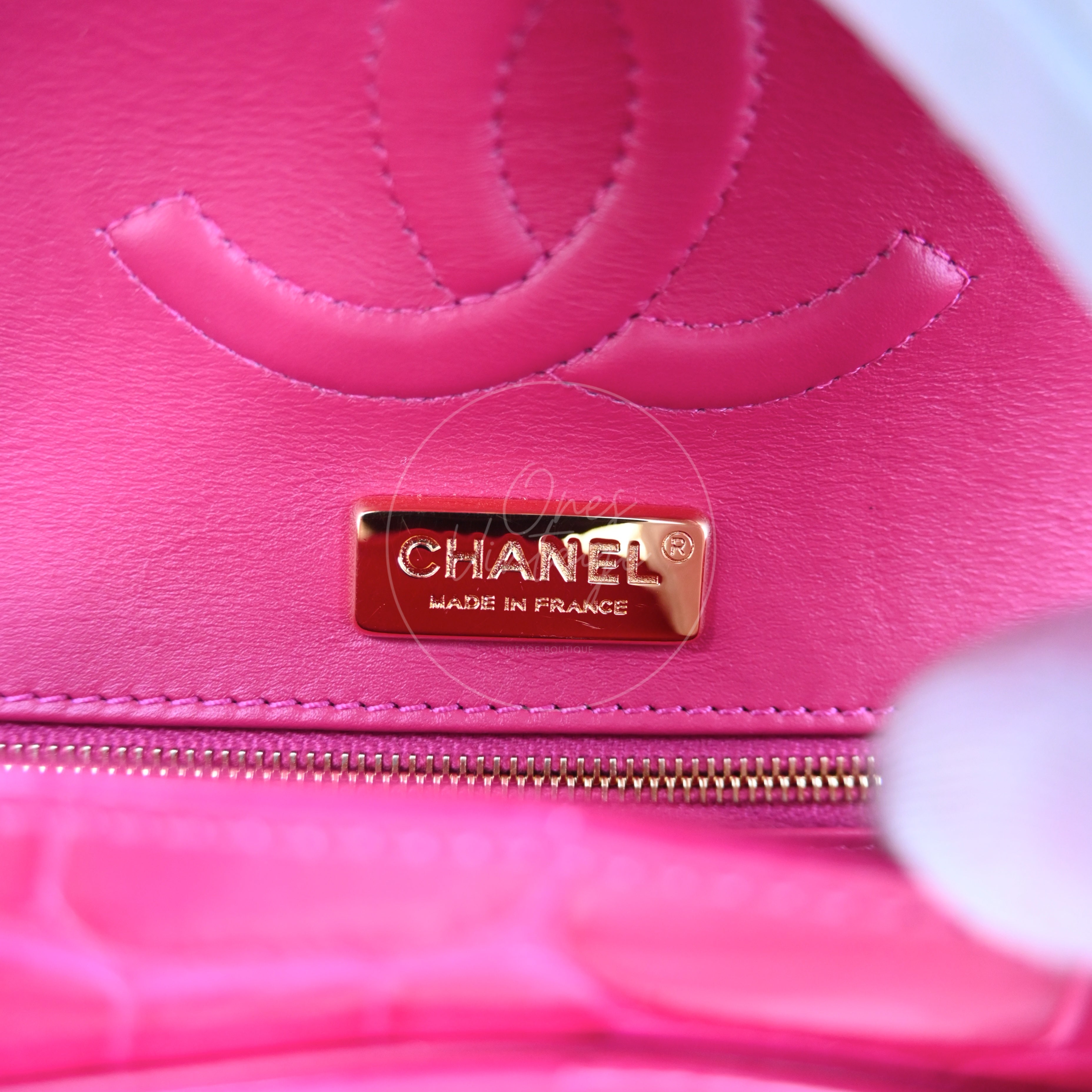 [Pre-owned] Chanel Shiny Pink Alligator GHW Medium Classic Flap Bag