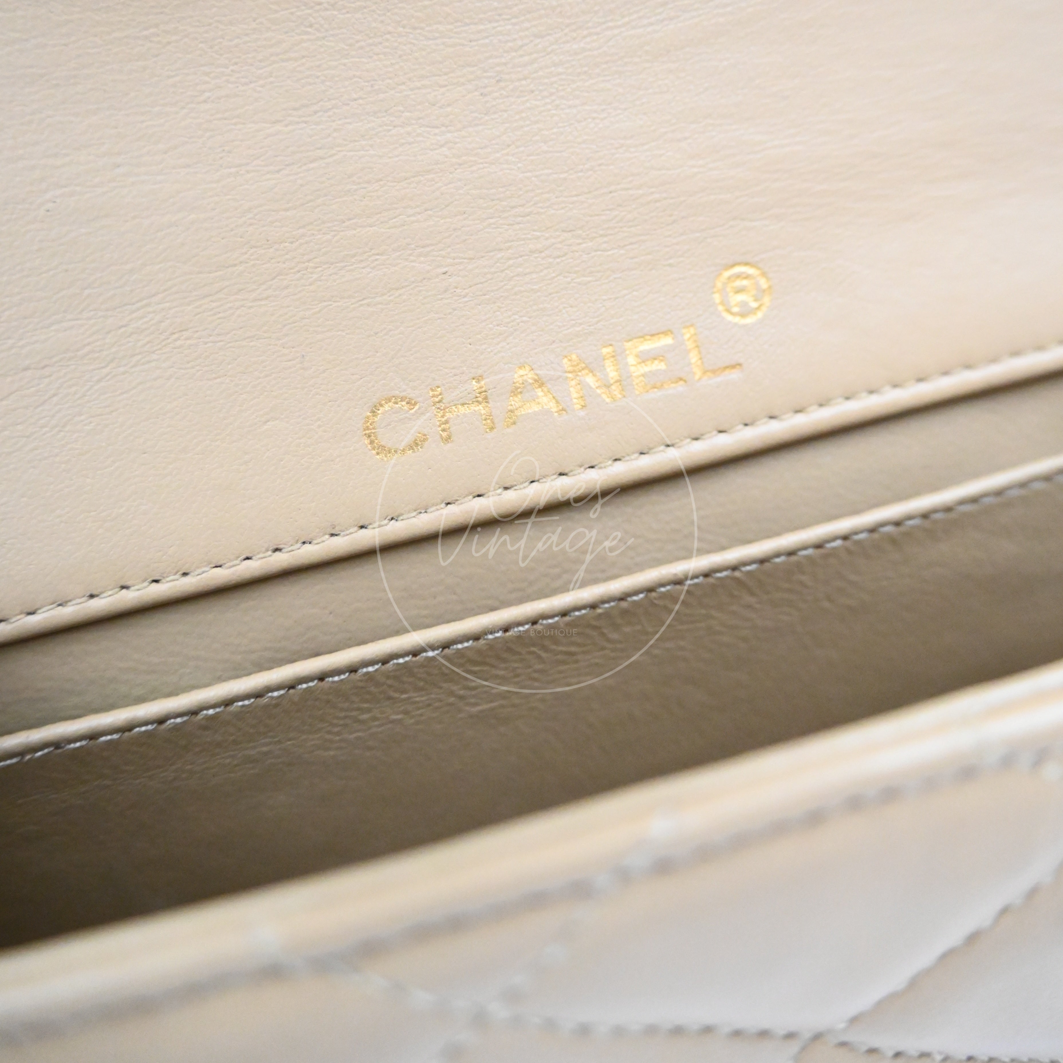[Pre-owned] Chanel Vintage Beige Single Flap bag with big CC
