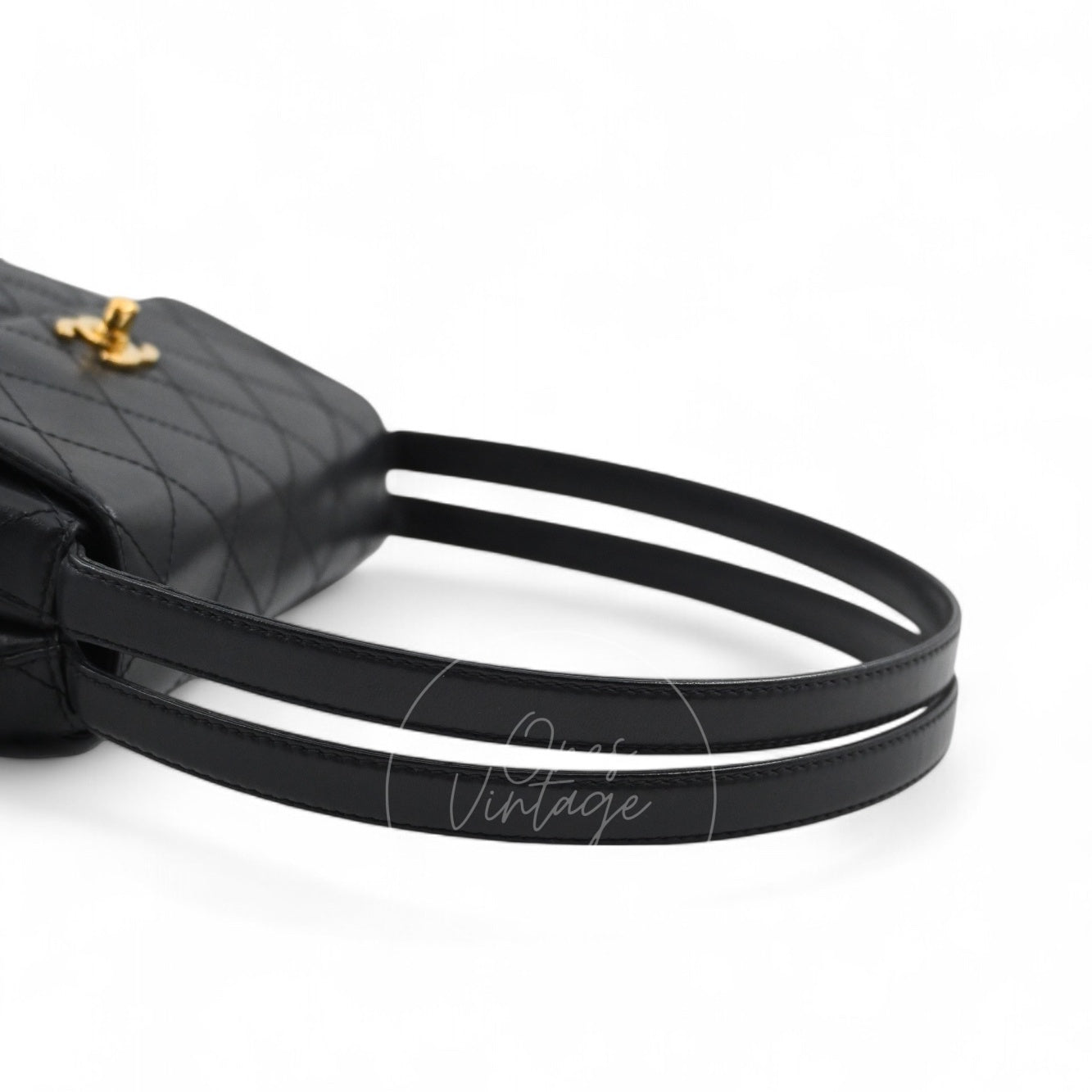 [Pre-owned] Chanel Vintage Black Lambskin CC Turn Lock Shoulder bag