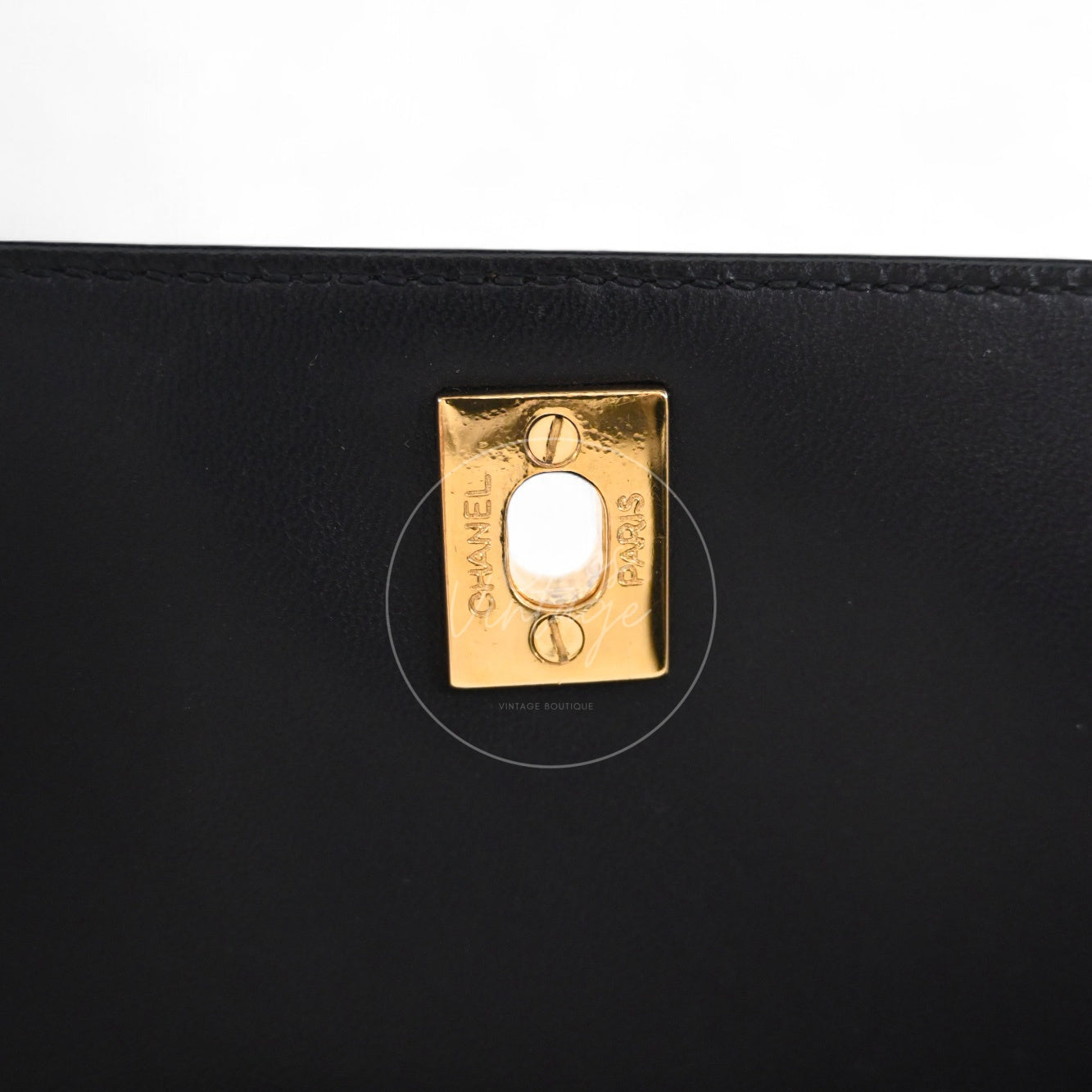 [Pre-owned] Chanel Vintage Black Lambskin CC Turn Lock Shoulder bag