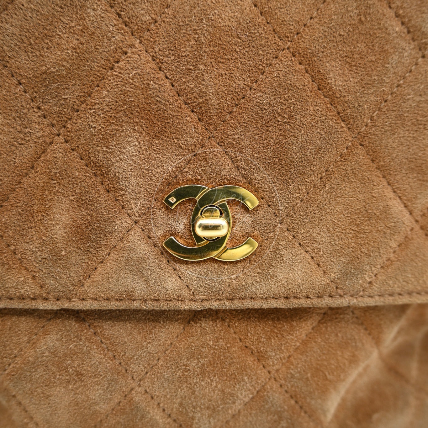 [Pre-owned] Chanel Quilted Suede Turnlock Shoulder Bag