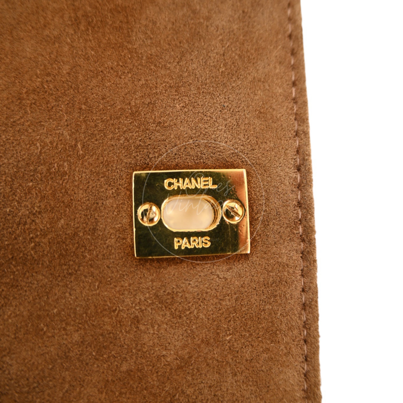 [Pre-owned] Chanel Quilted Suede Turnlock Shoulder Bag