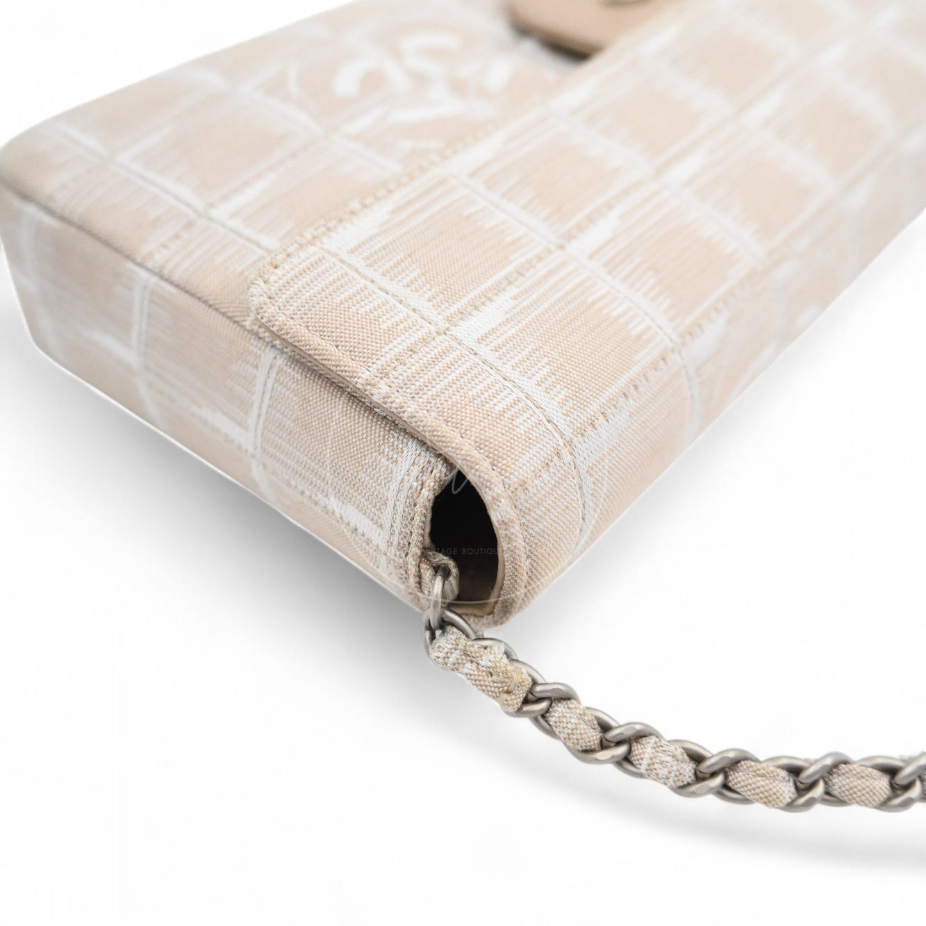 [Pre-owned] Chanel Beige Nylon Travel Line Chocolate Bar Bag