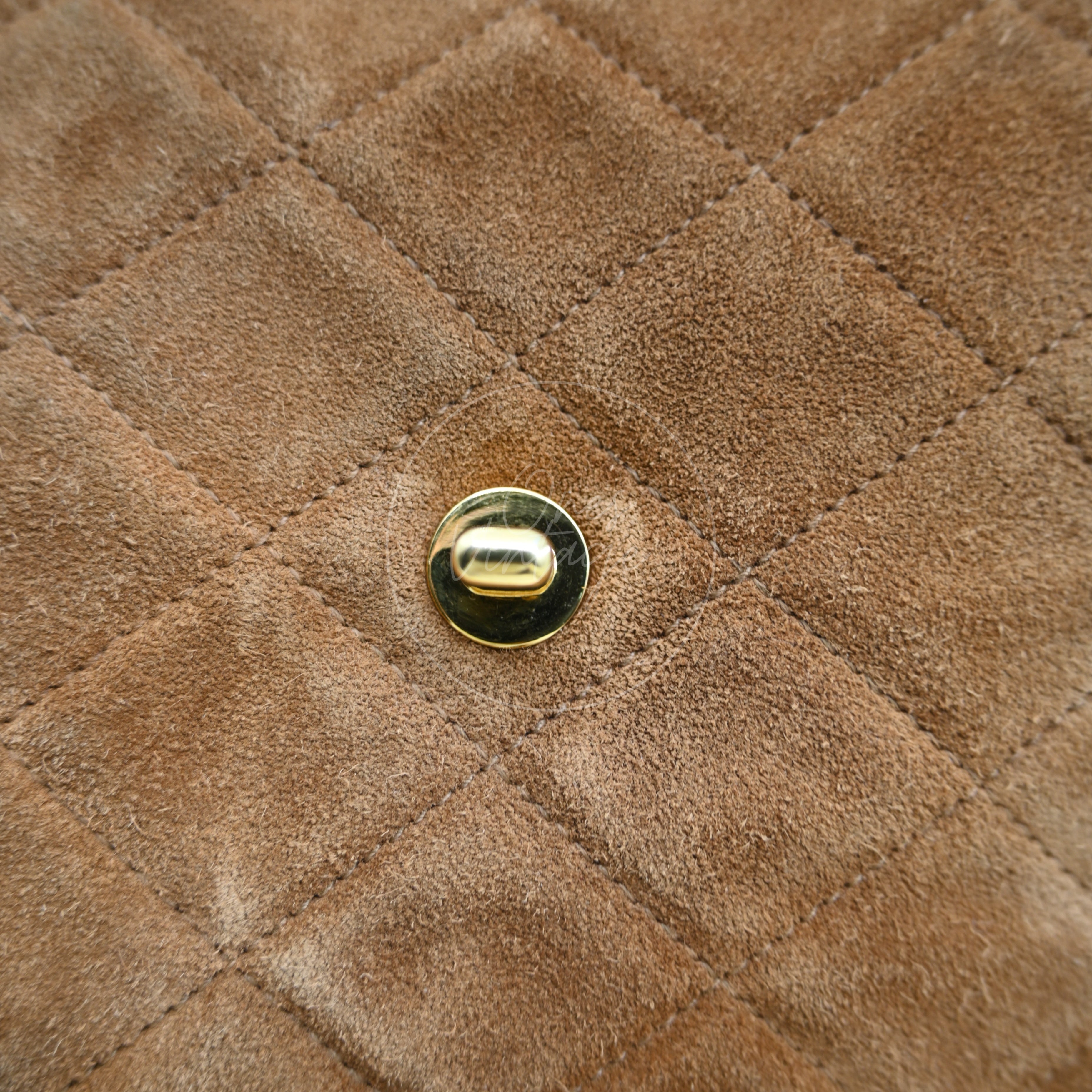 [Pre-owned] Chanel Quilted Suede Turnlock Shoulder Bag