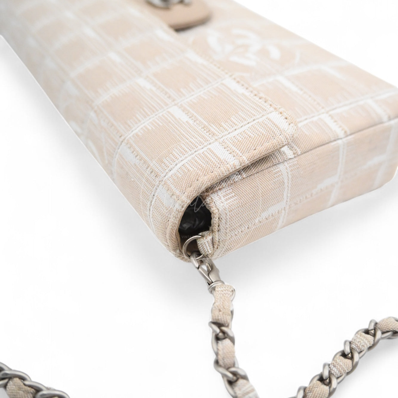 [Pre-owned] Chanel Beige Nylon Travel Line Chocolate Bar Bag