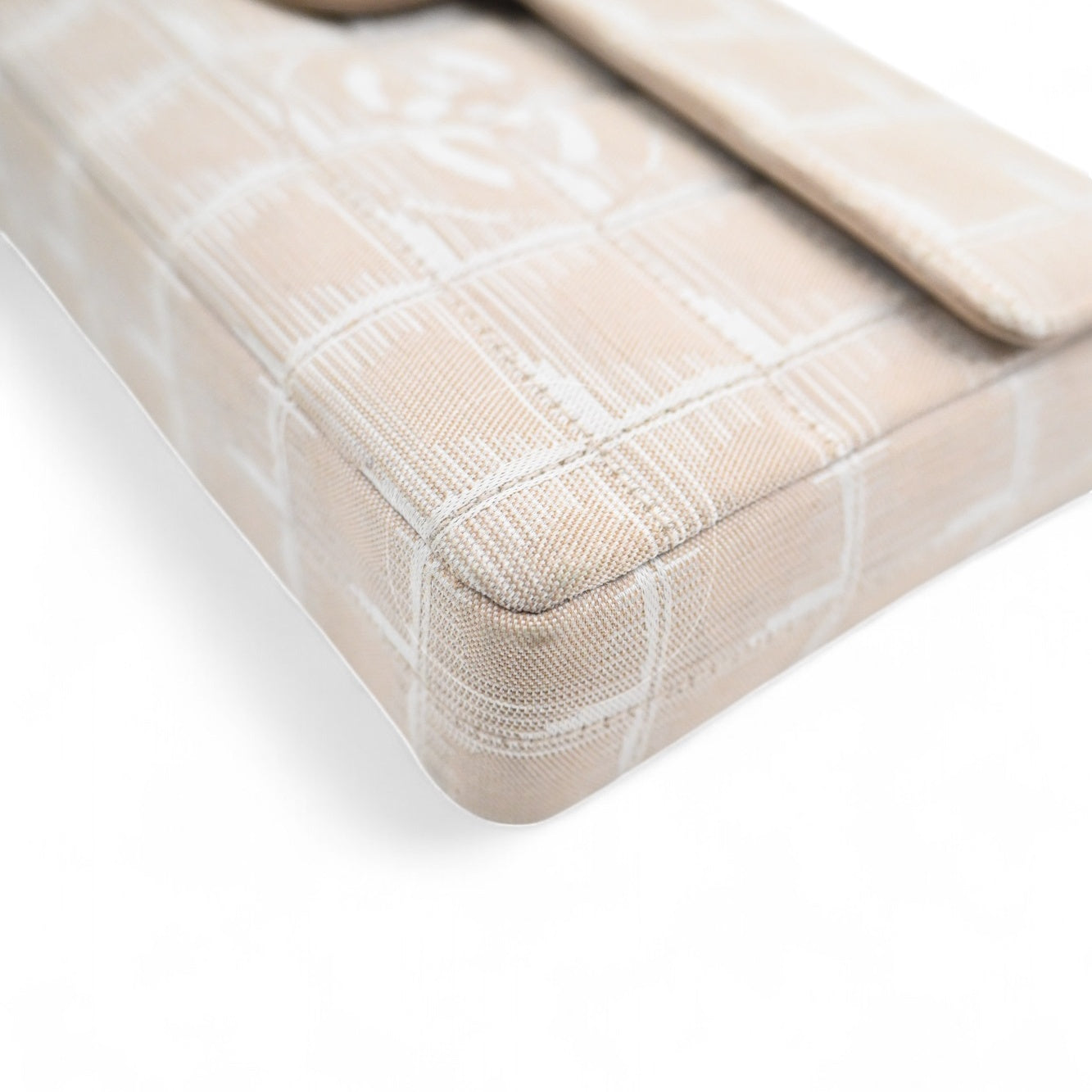 [Pre-owned] Chanel Beige Nylon Travel Line Chocolate Bar Bag