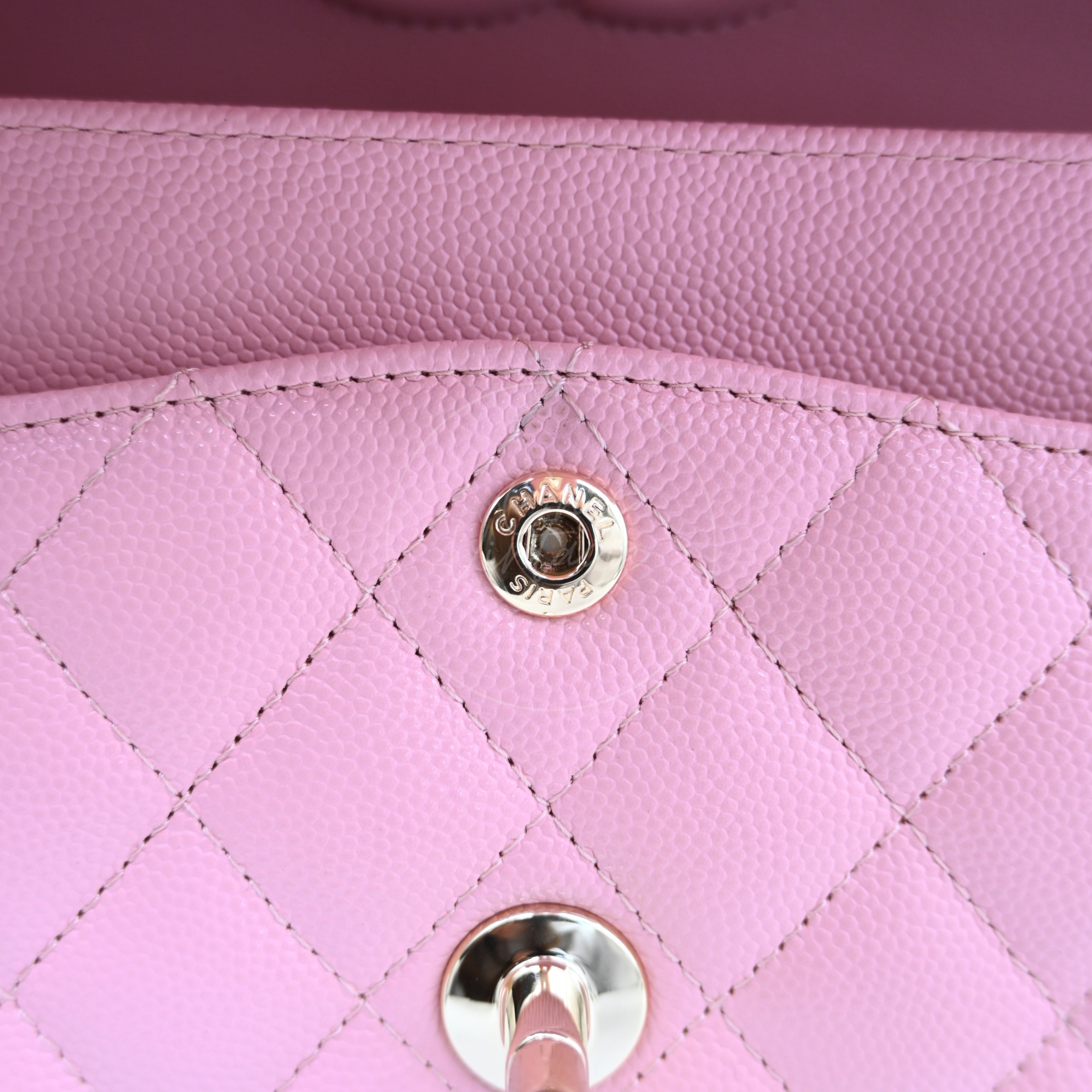 [Pre-owned] Chanel Classic Flap Pink Caviar GHW Bag