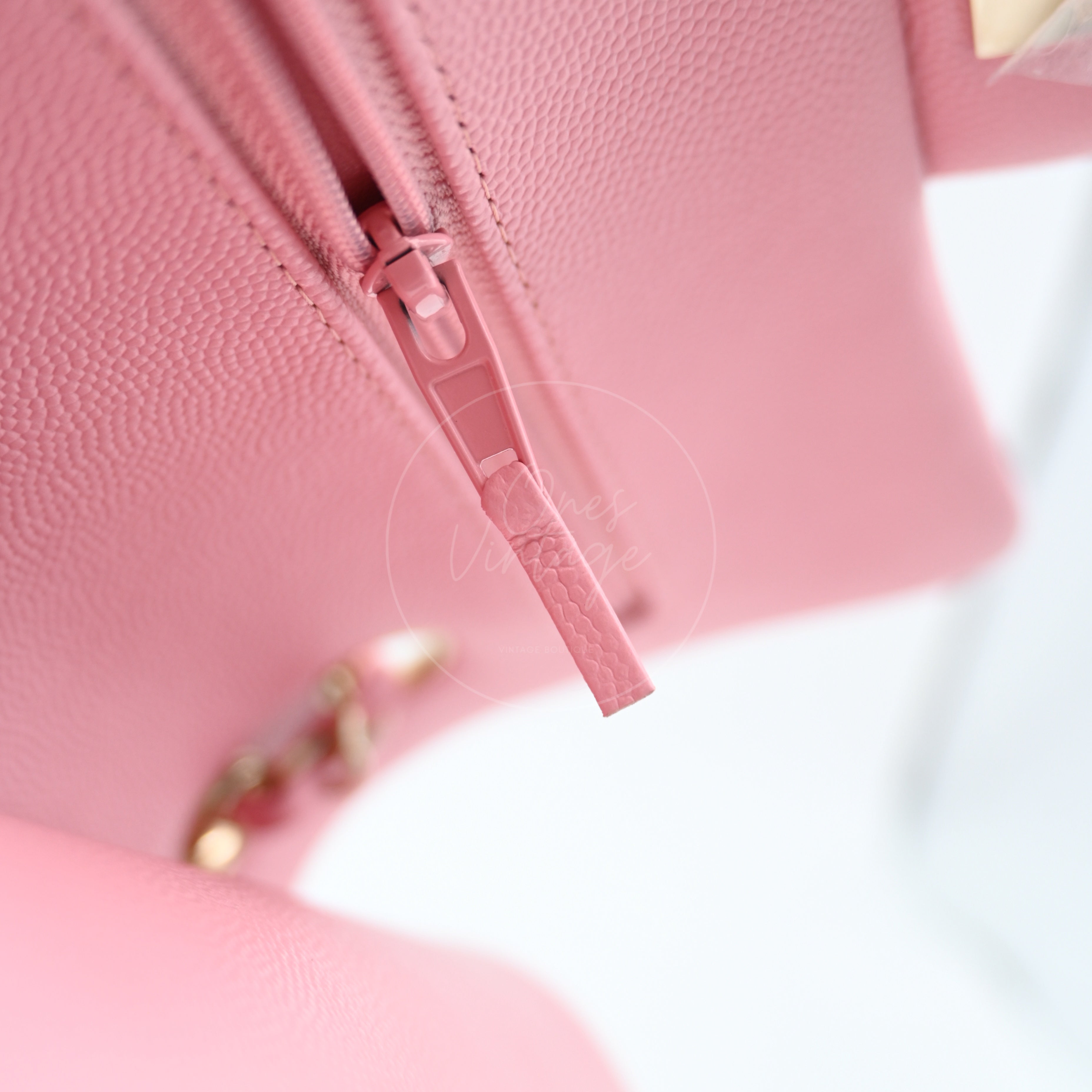 [Pre-owned] Chanel Classic Flap Pink Caviar GHW Bag