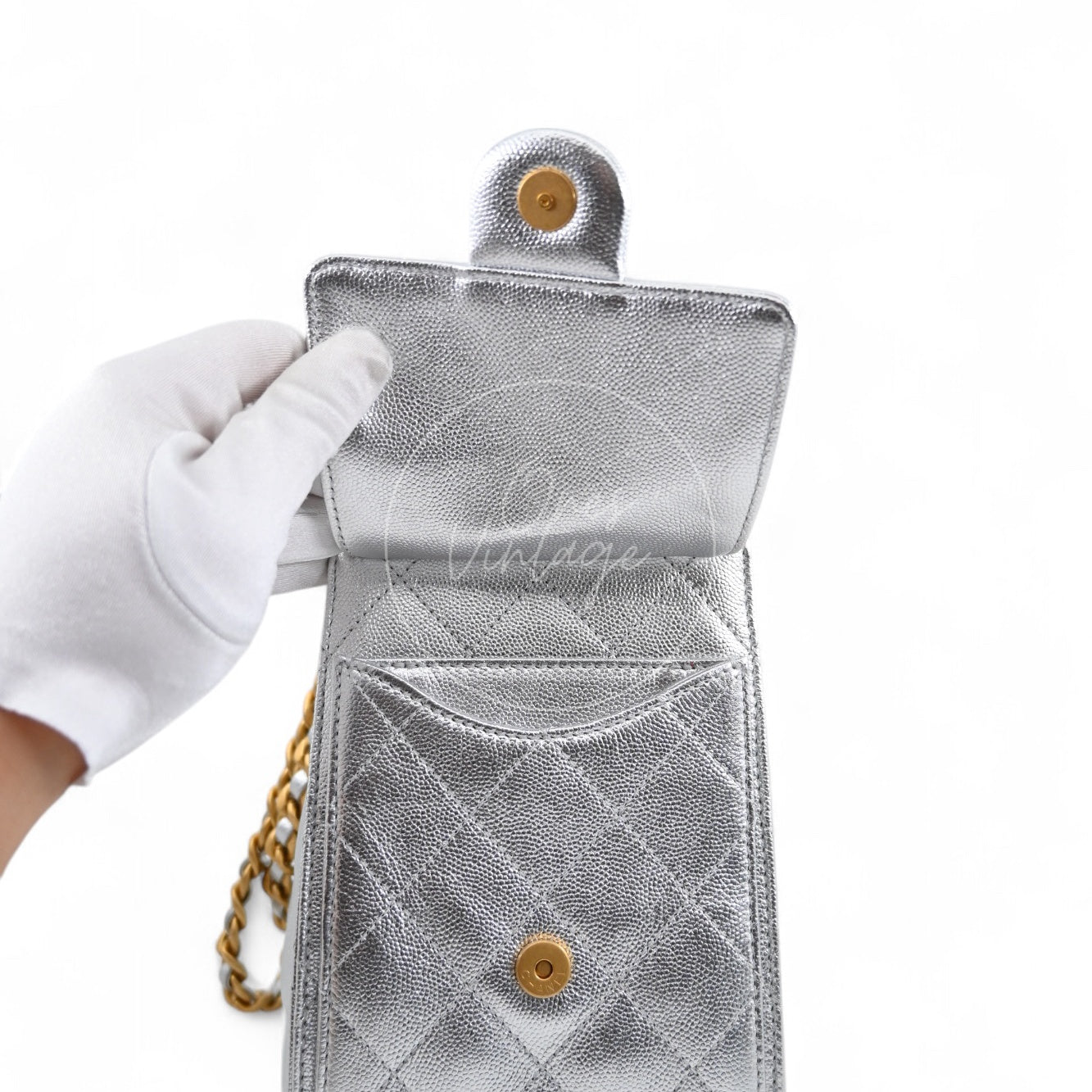 [Pre-owned] Chanel 25 Small Silver Caviar Handbag
