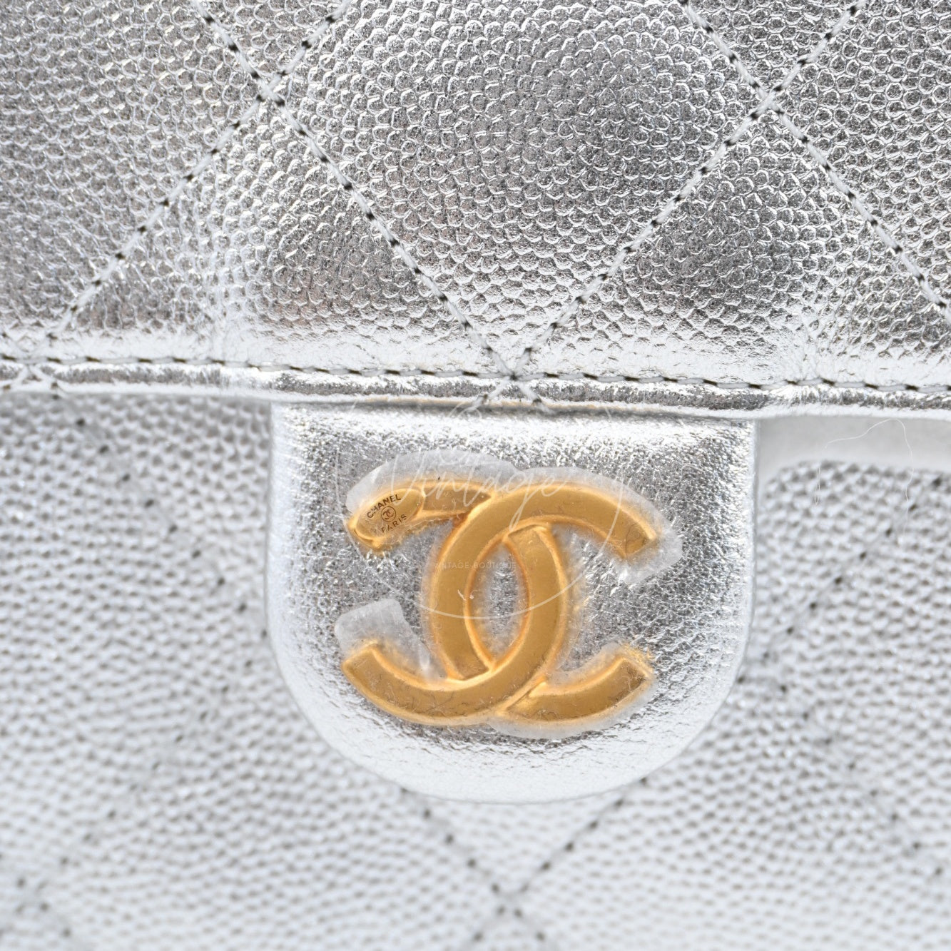 [Pre-owned] Chanel 25 Small Silver Caviar Handbag