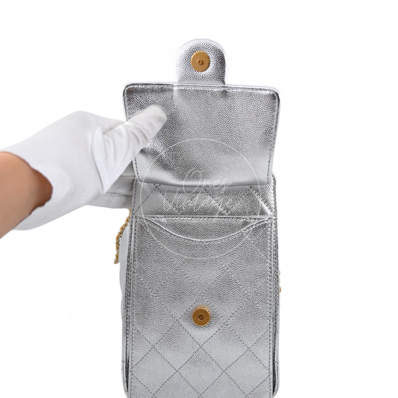 [Pre-owned] Chanel 25 Small Silver Caviar Handbag