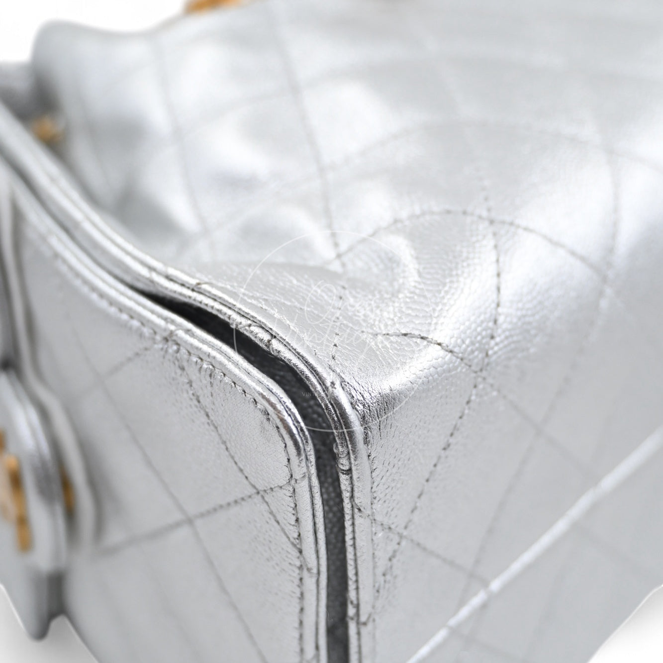 [Pre-owned] Chanel 25 Small Silver Caviar Handbag