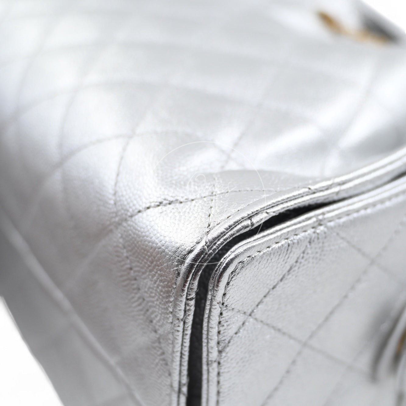 [Pre-owned] Chanel 25 Small Silver Caviar Handbag