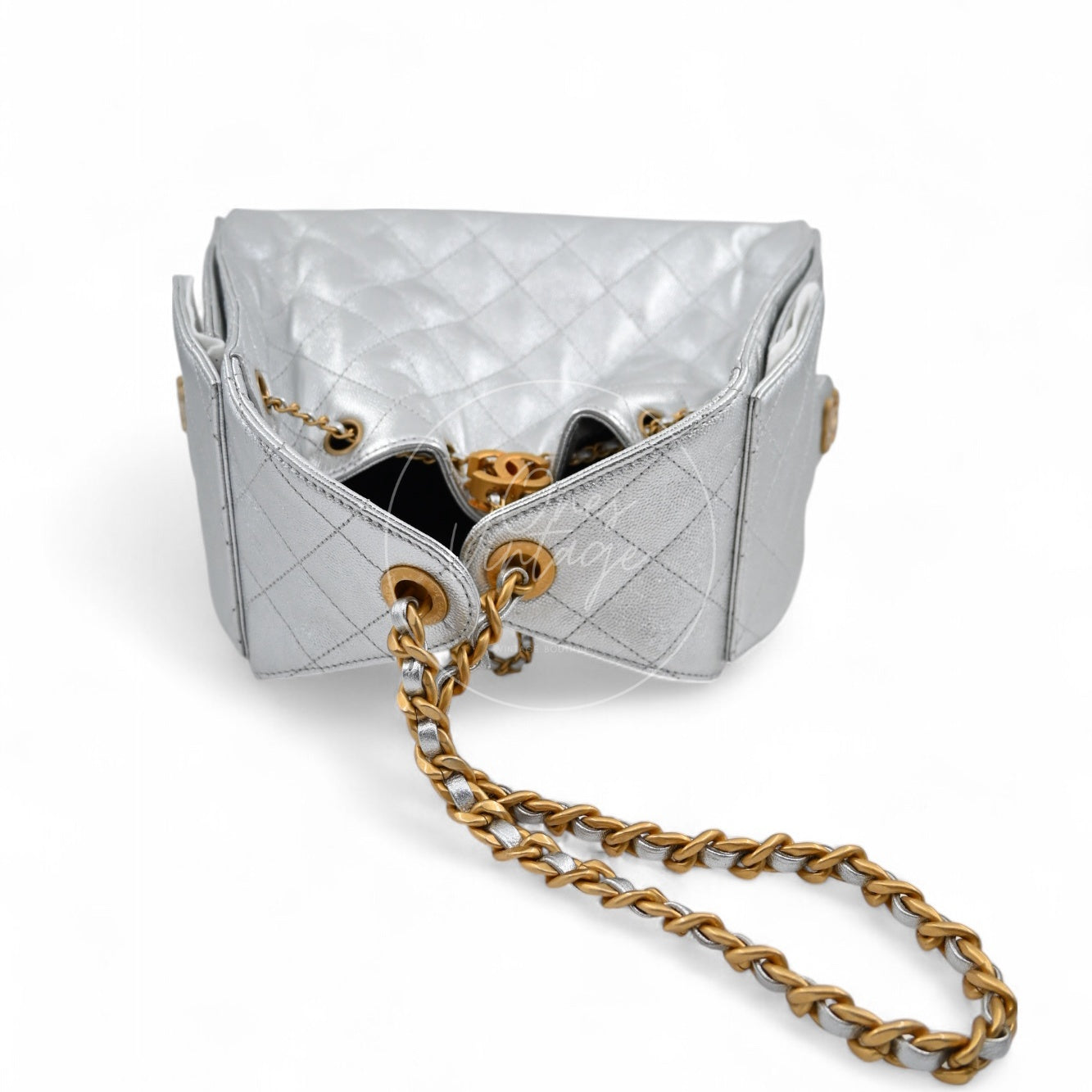 [Pre-owned] Chanel 25 Small Silver Caviar Handbag