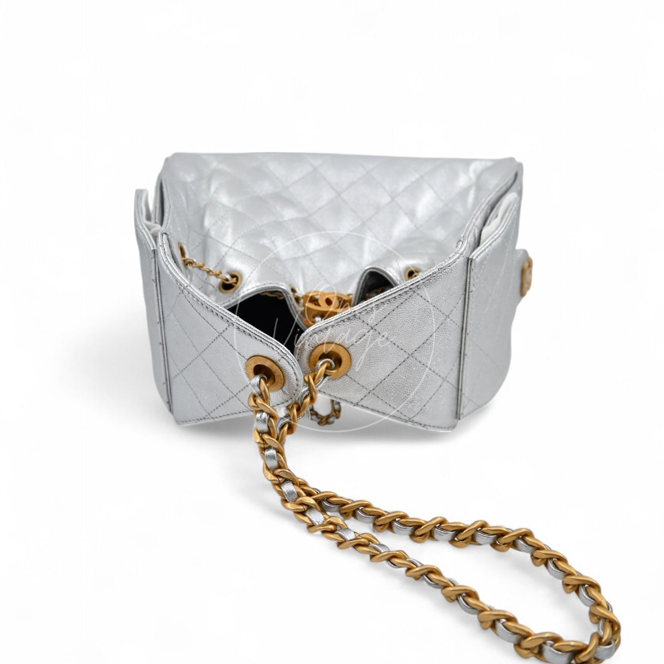 [Pre-owned] Chanel 25 Small Silver Caviar Handbag