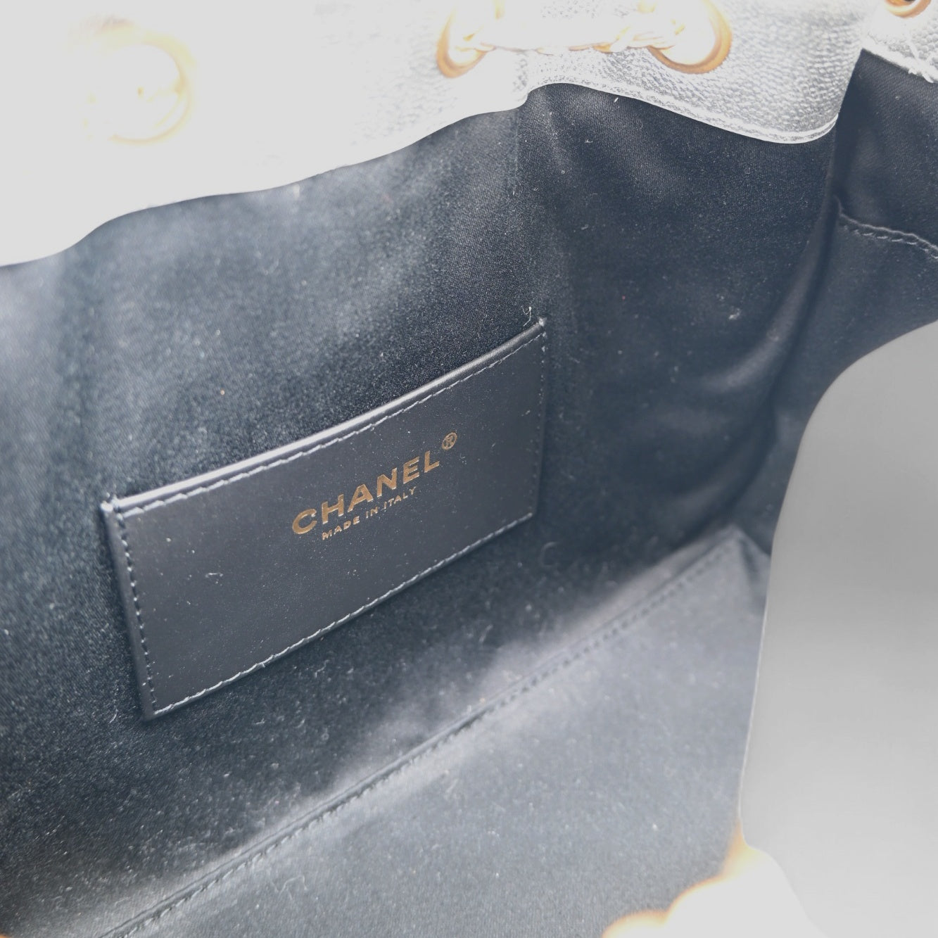 [Pre-owned] Chanel 25 Small Silver Caviar Handbag