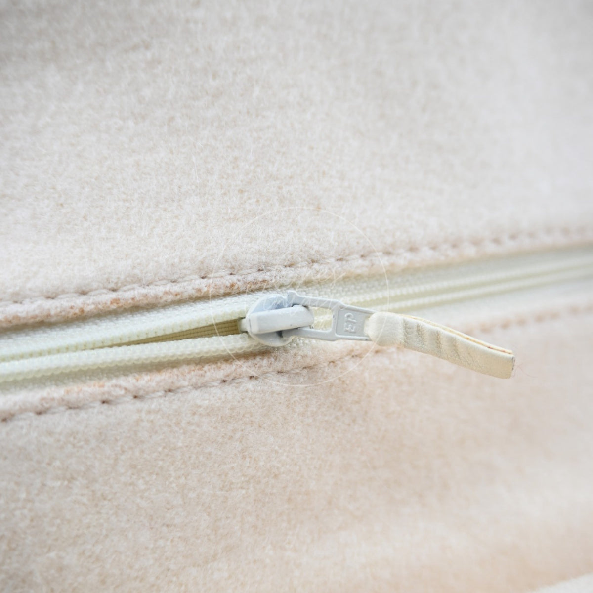 Chanel Paris-Moscou Romanov Reissue Wool 2.55 Flap Bag 2009 Pre-Fall Métiers d'Art in neutral wool fabric, zipper pull and embossed lettering detail