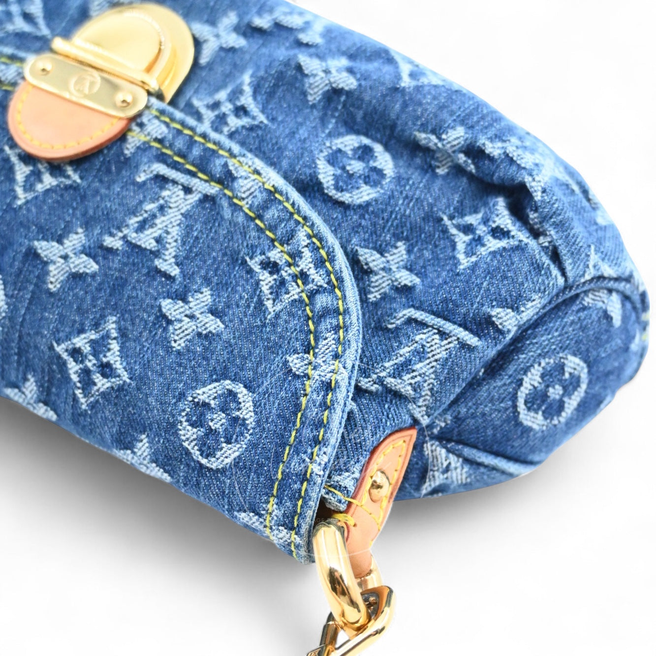 [Pre-owned] Louis Vuitton M95050 Blue Monogram Denim Mini Pleaty Hobo Bag