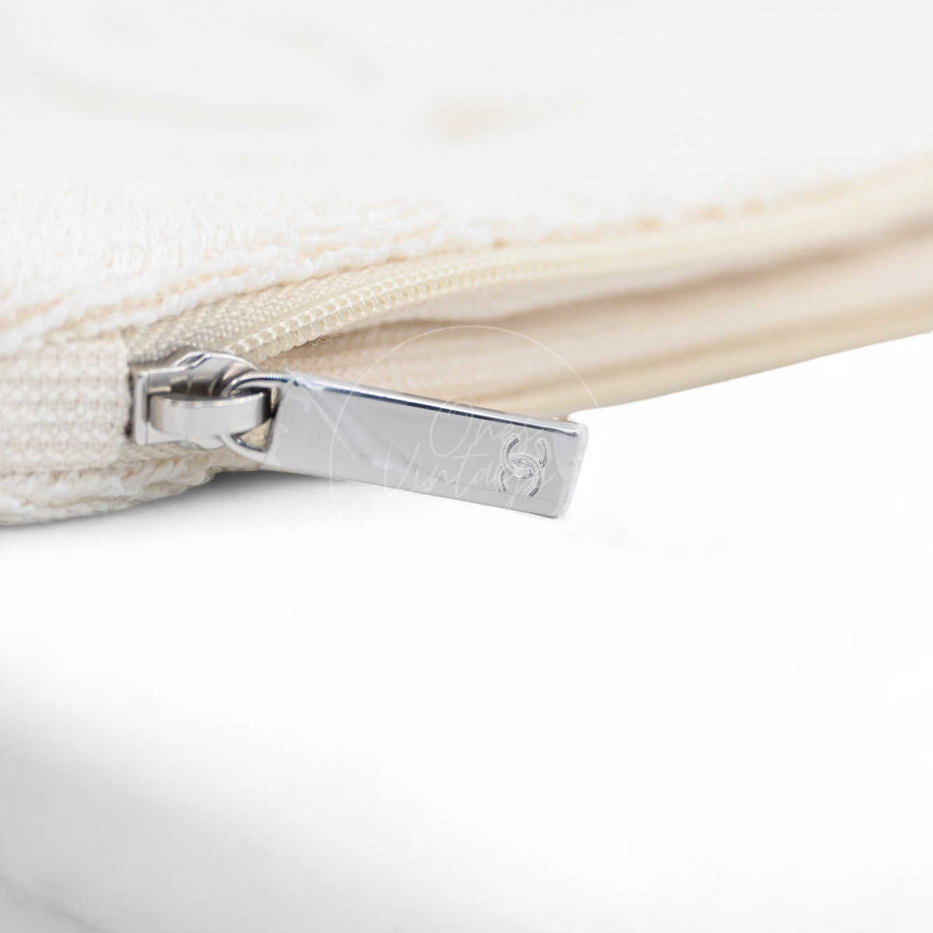 [Pre-owned] Chanel Towel Cotton Ivory Shoulder Bag