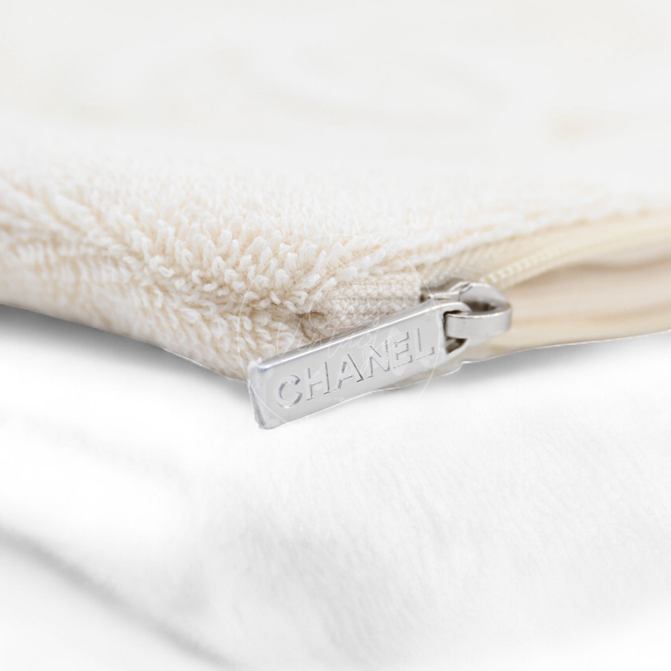 [Pre-owned] Chanel Towel Cotton Ivory Shoulder Bag