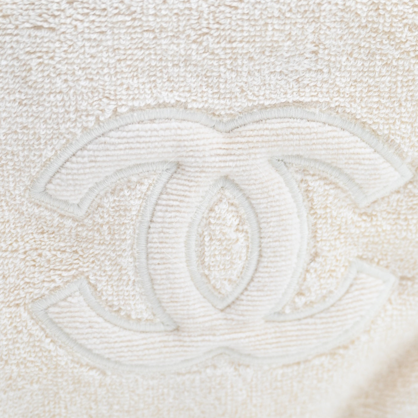 [Pre-owned] Chanel Towel Cotton Ivory Shoulder Bag