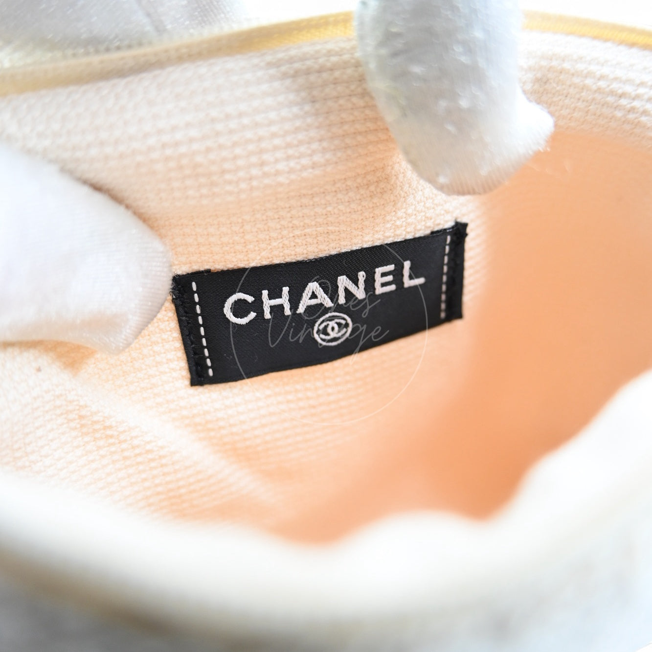[Pre-owned] Chanel Towel Cotton Ivory Shoulder Bag