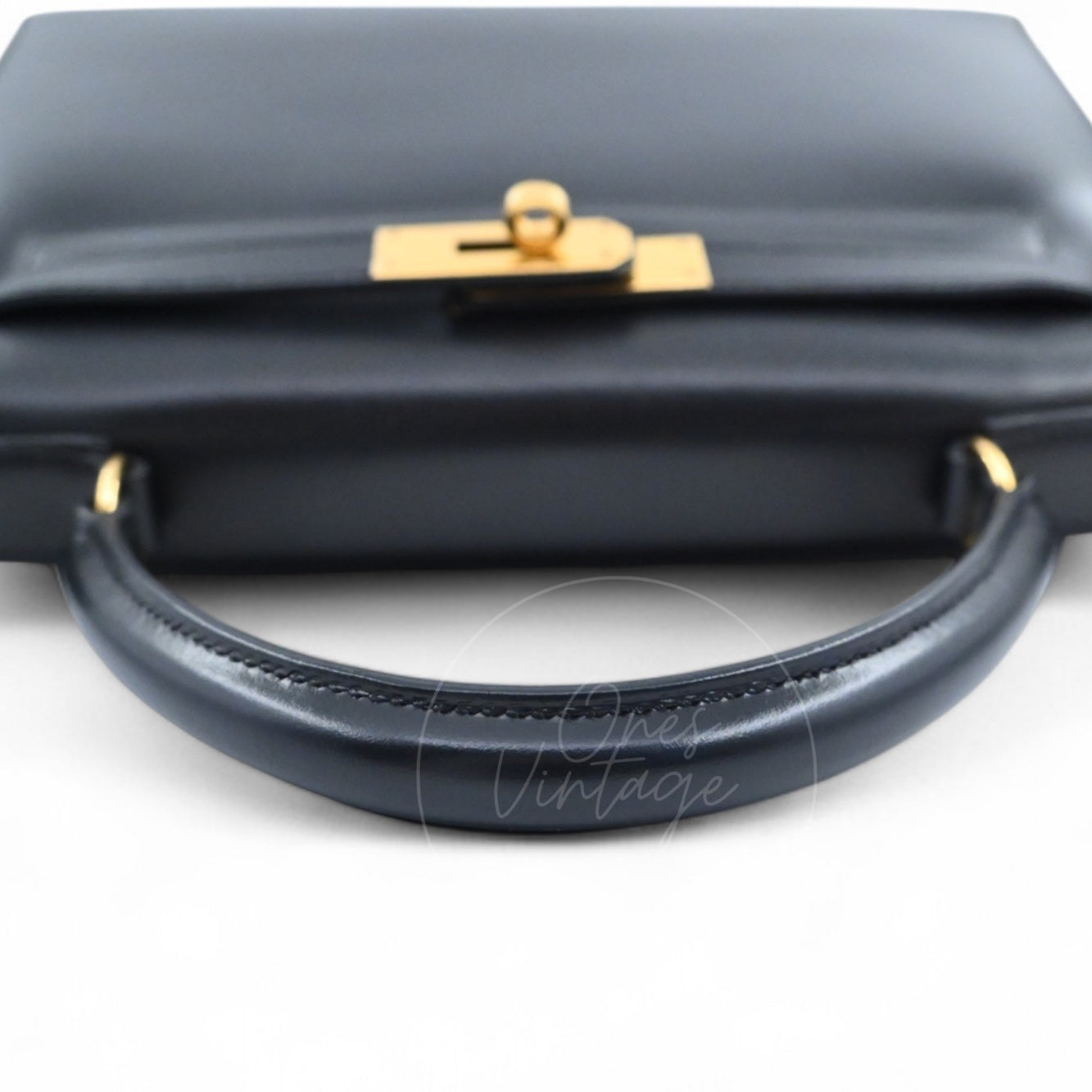 [Pre-owned] Hermes Kelly 28 Black Box GHW Stamp Circle Z
