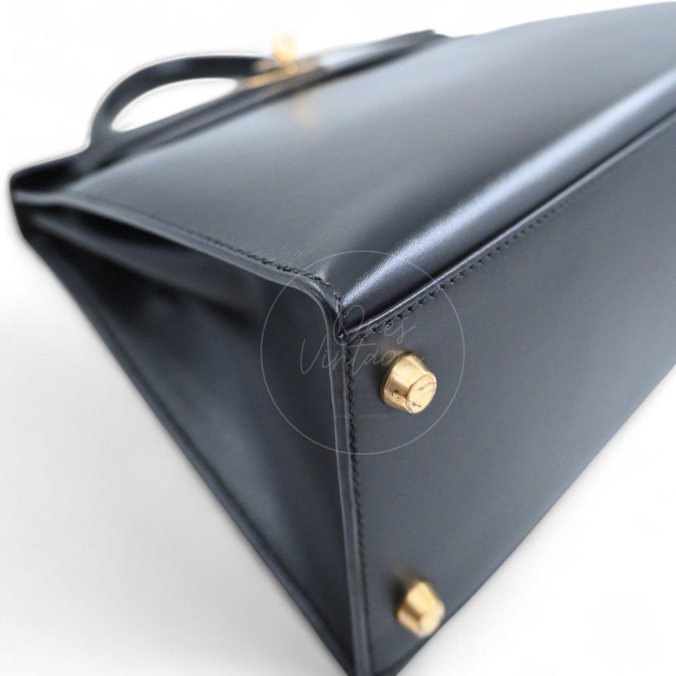 [Pre-owned] Hermes Kelly 28 Black Box GHW Stamp Circle Z
