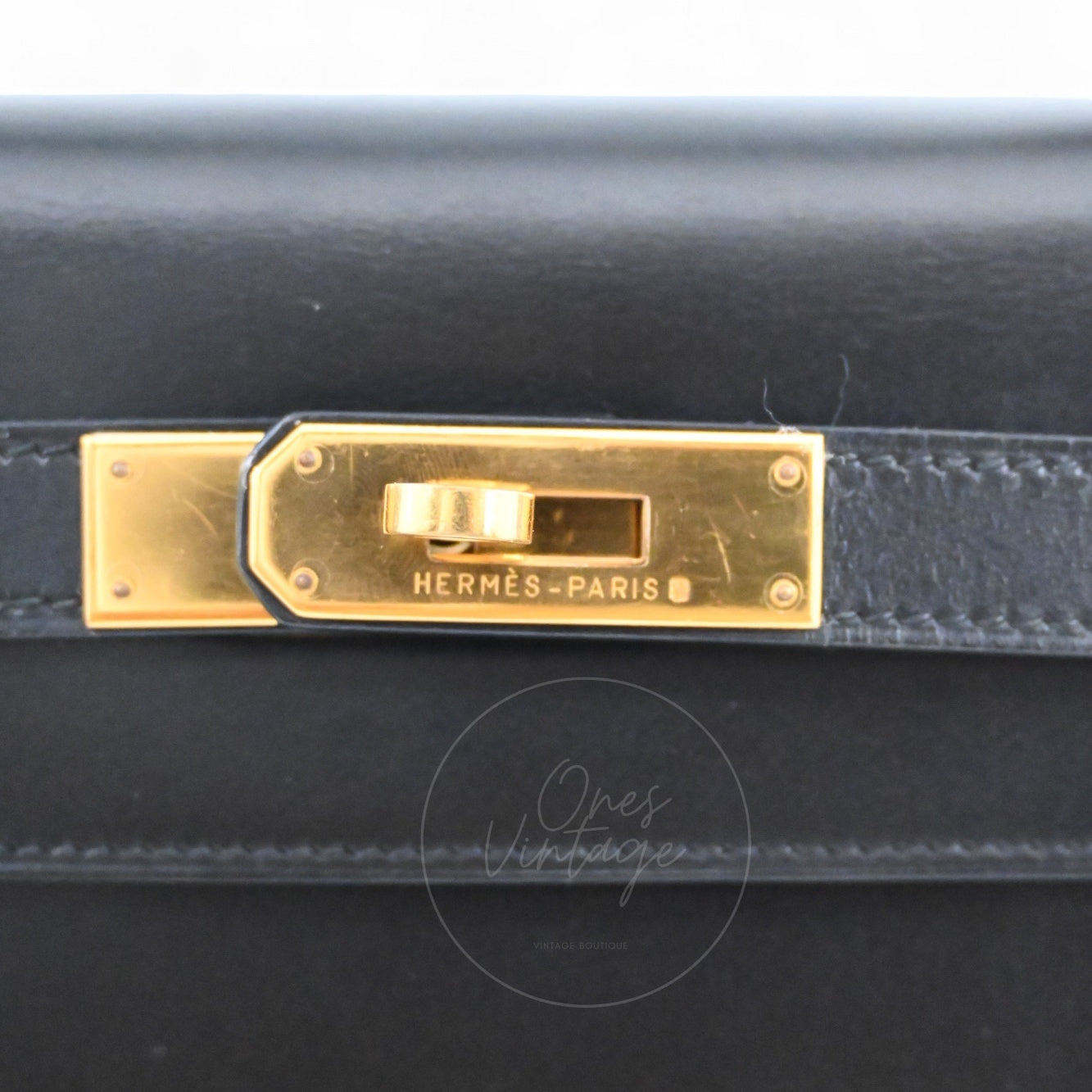 [Pre-owned] Hermes Kelly 28 Black Box GHW Stamp Circle Z