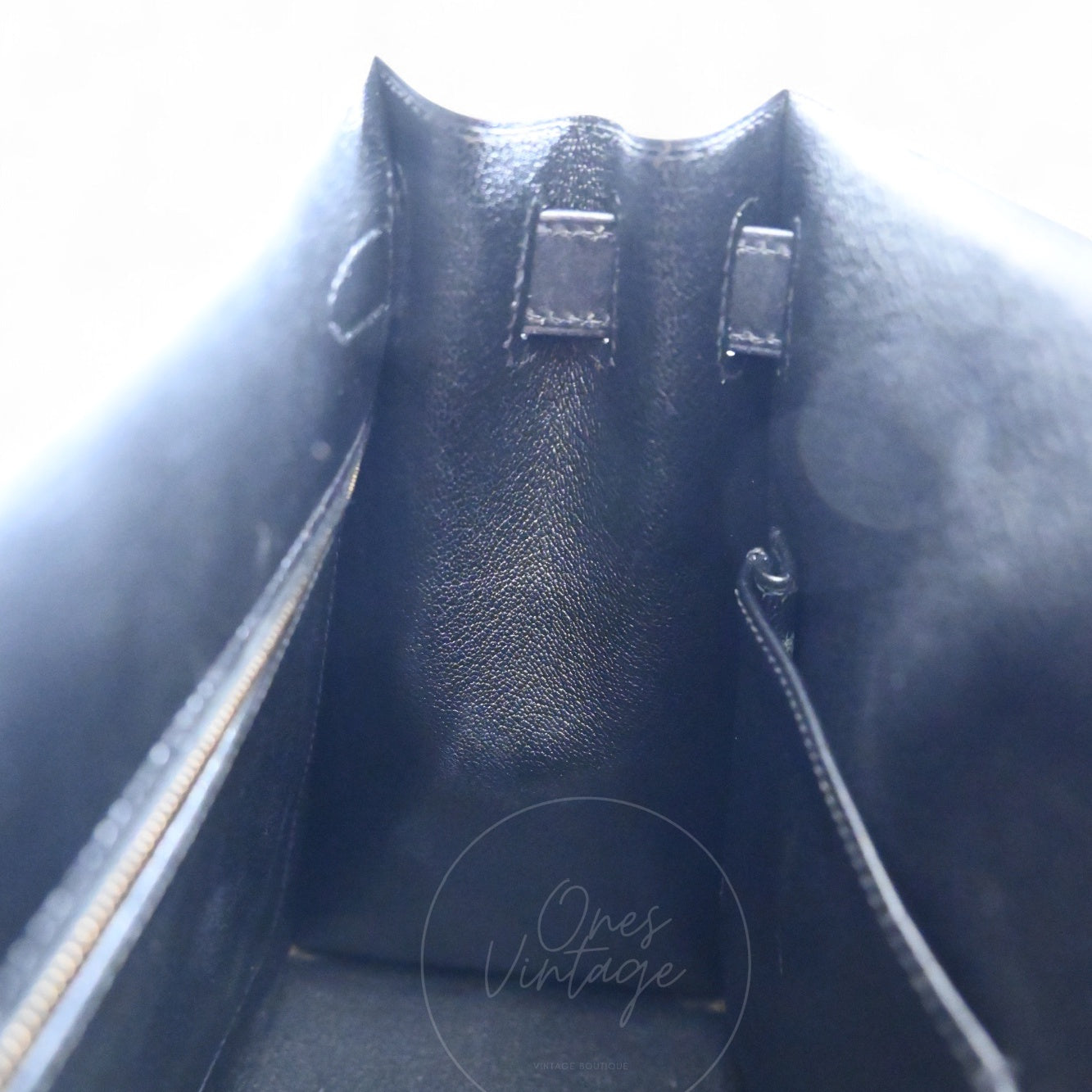 [Pre-owned] Hermes Kelly 28 Black Box GHW Stamp Circle Z