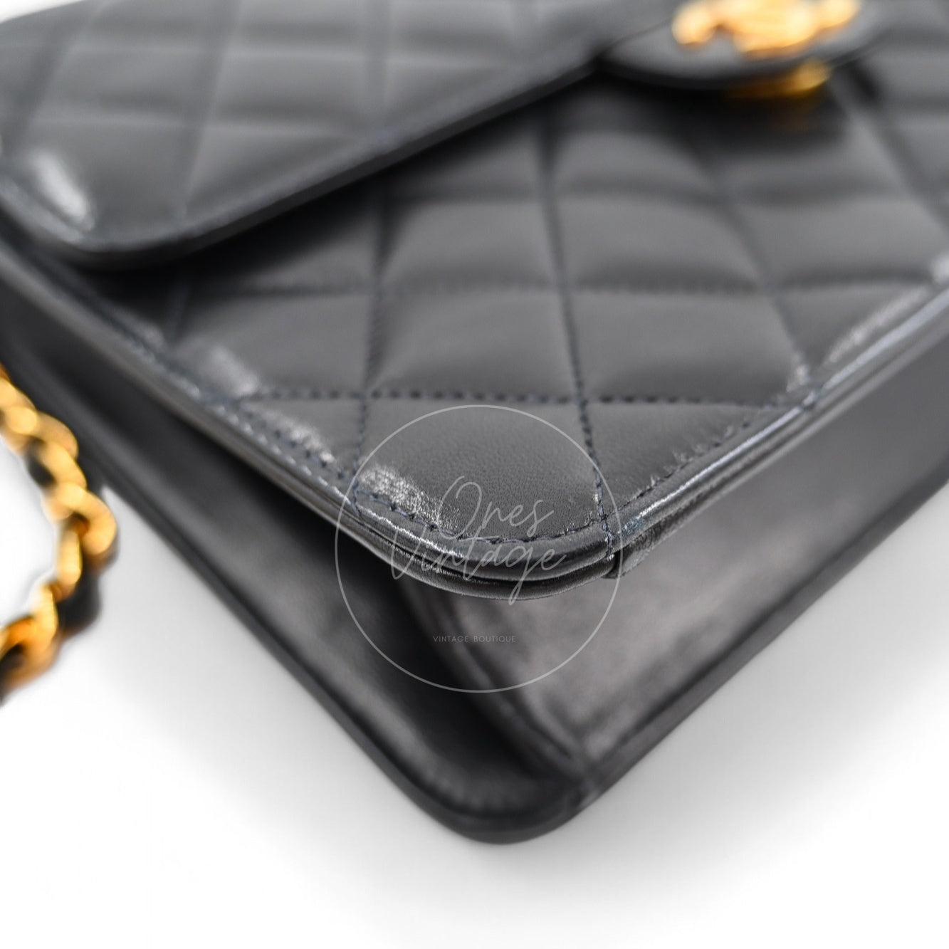 [Pre-owned] Chanel Vintage Matelasse Black lambskin Single Flap Bag