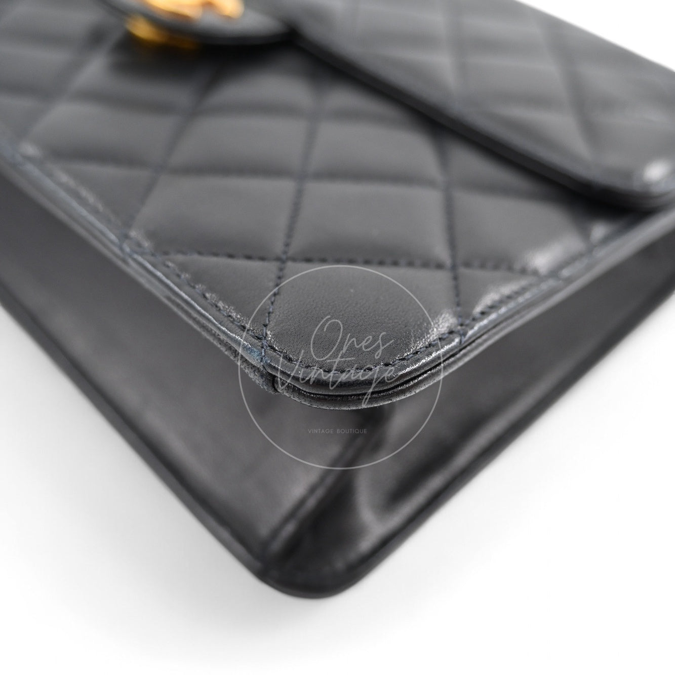 [Pre-owned] Chanel Vintage Matelasse Black lambskin Single Flap Bag