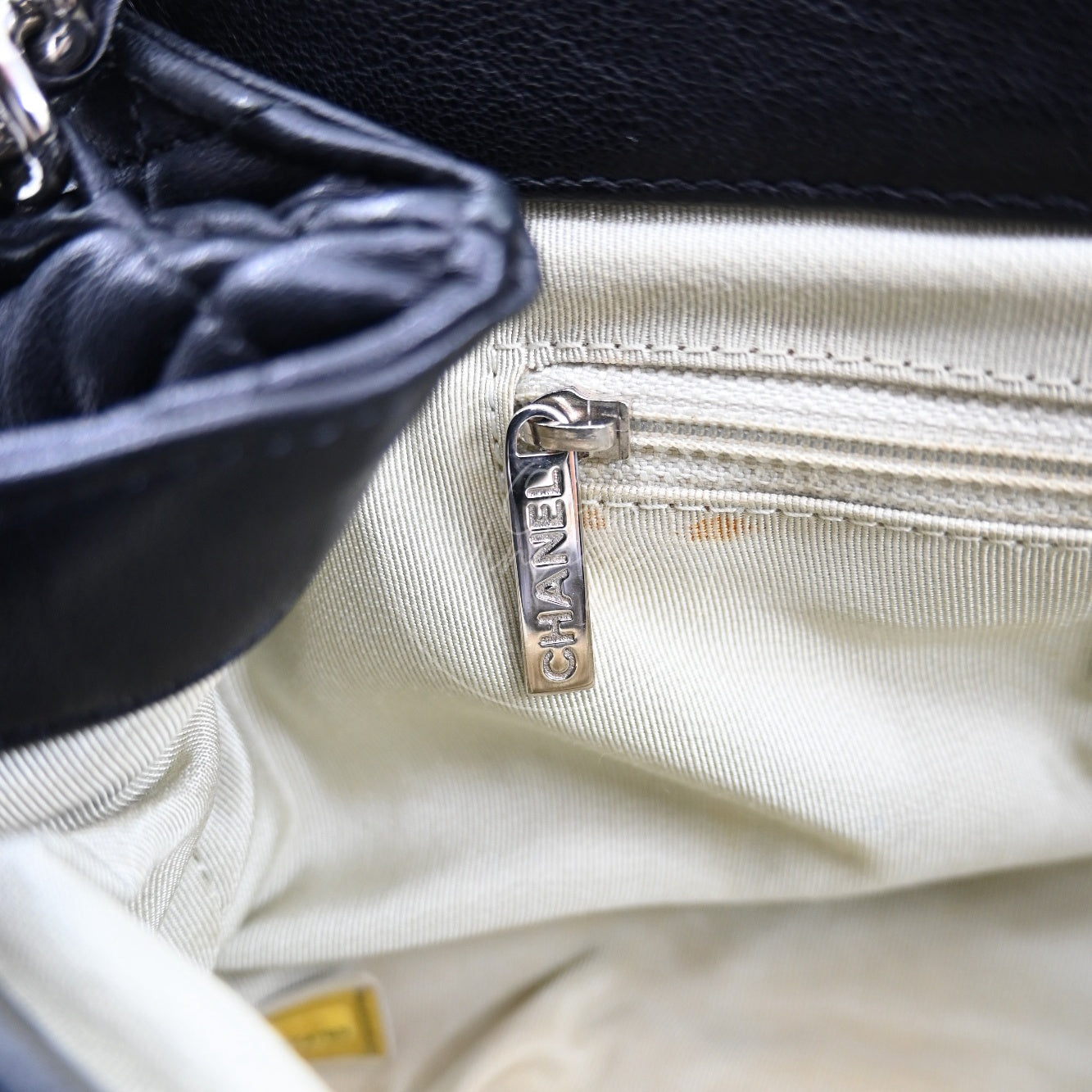 [Pre-owned]Chanel Black Caviar Chain Around Shoulder Bag