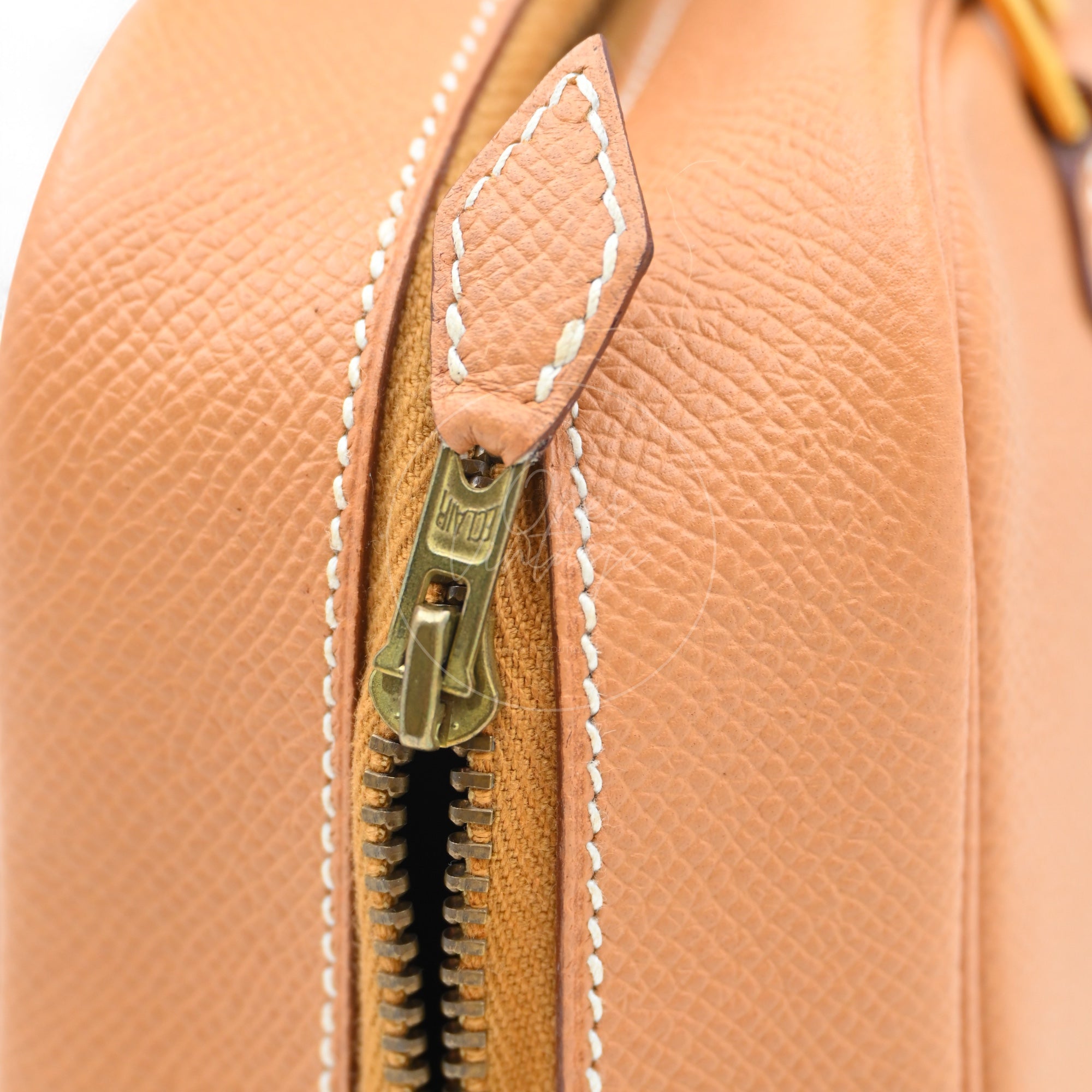 [Pre-owned] Hermes Mini Plume Natural Epsom GHW Stamp Circle W