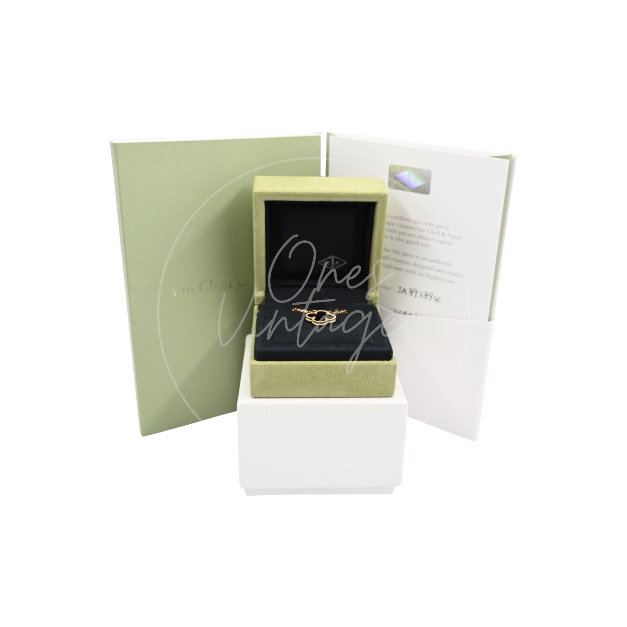 [Pre-owned] Van Cleef &amp; Arpels Vintage Alhambra Necklace 18K Yellow Gold Onyx VCARA45800