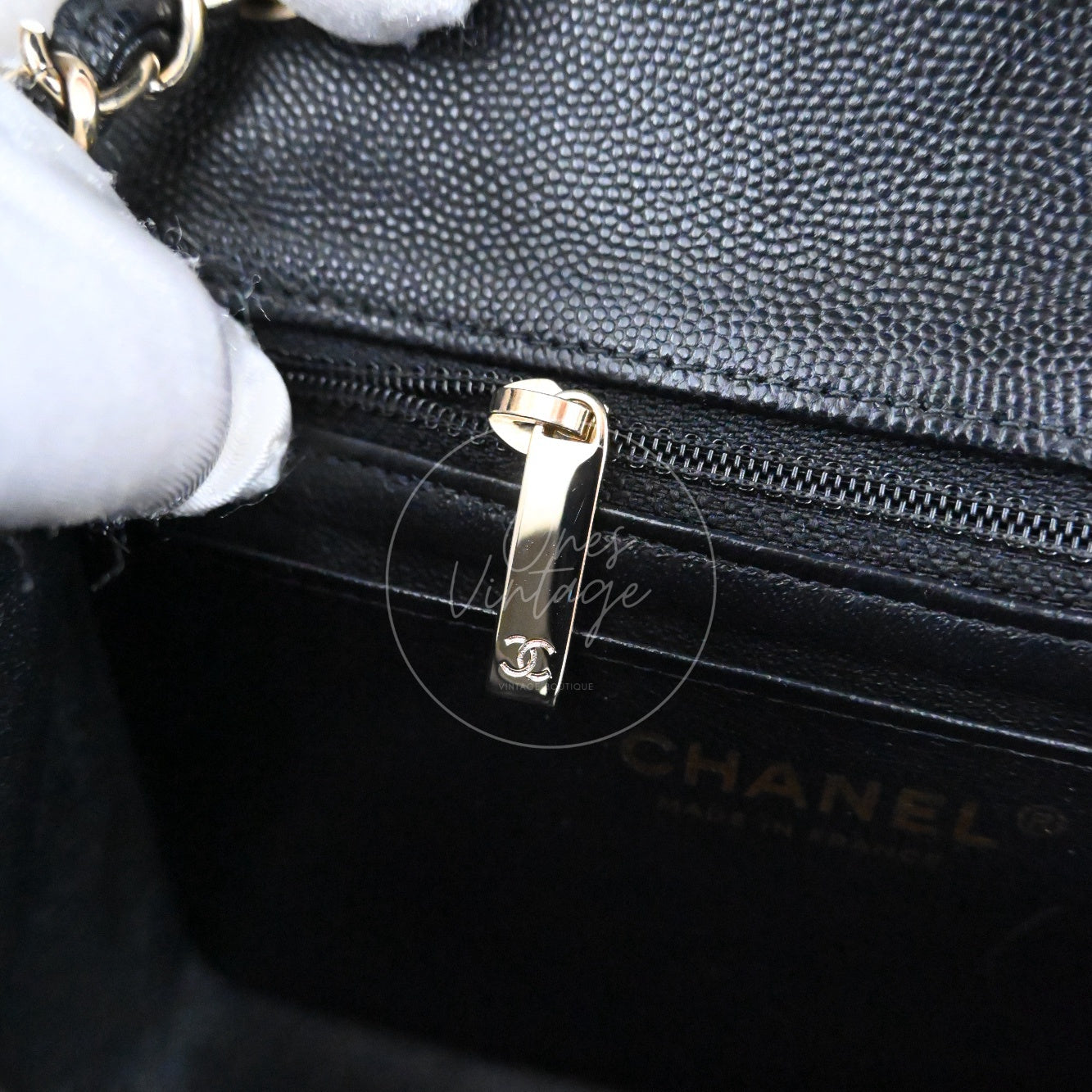 [Pre-owned] Chanel Black Caviar Mini Square Classic Flap Bag