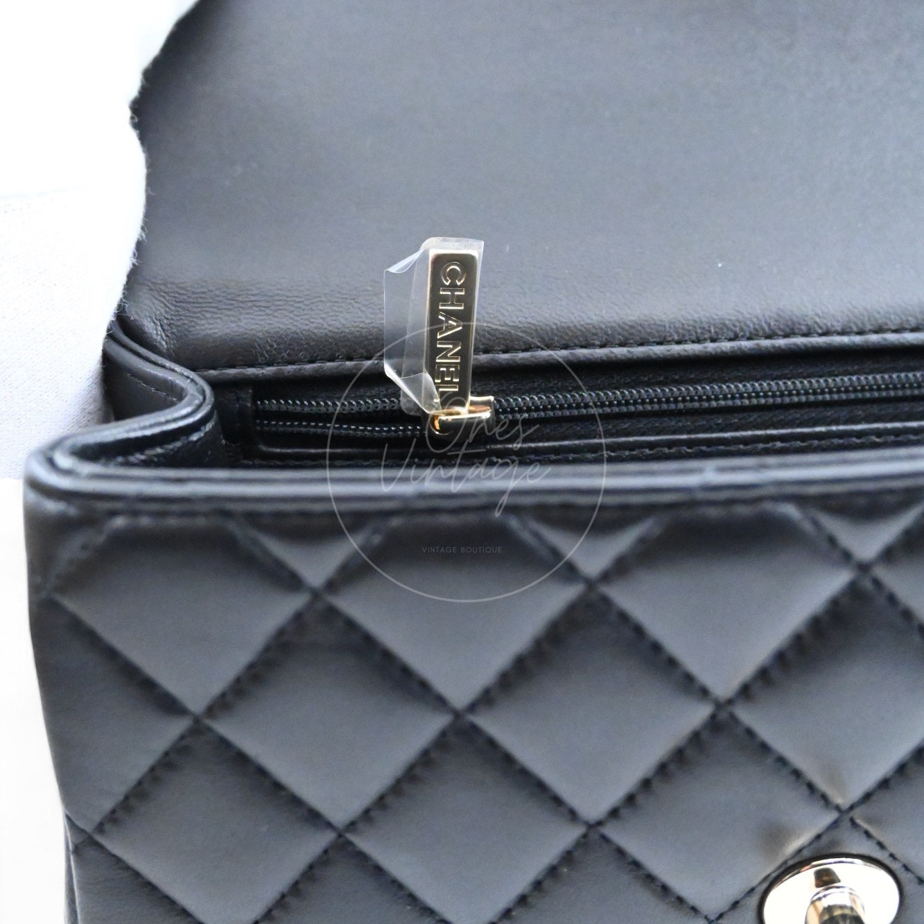 [Pre-owned] Chanel Lambskin Mini Rectangular Flap Black Bag With Top Handle
