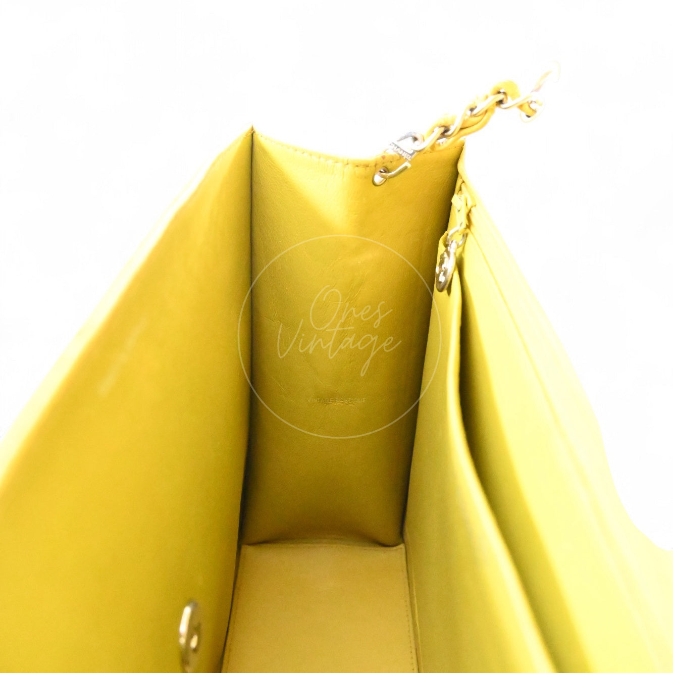 [Pre-owned] Chanel Lime Caviar Classic Jumbo Single Flap Bag