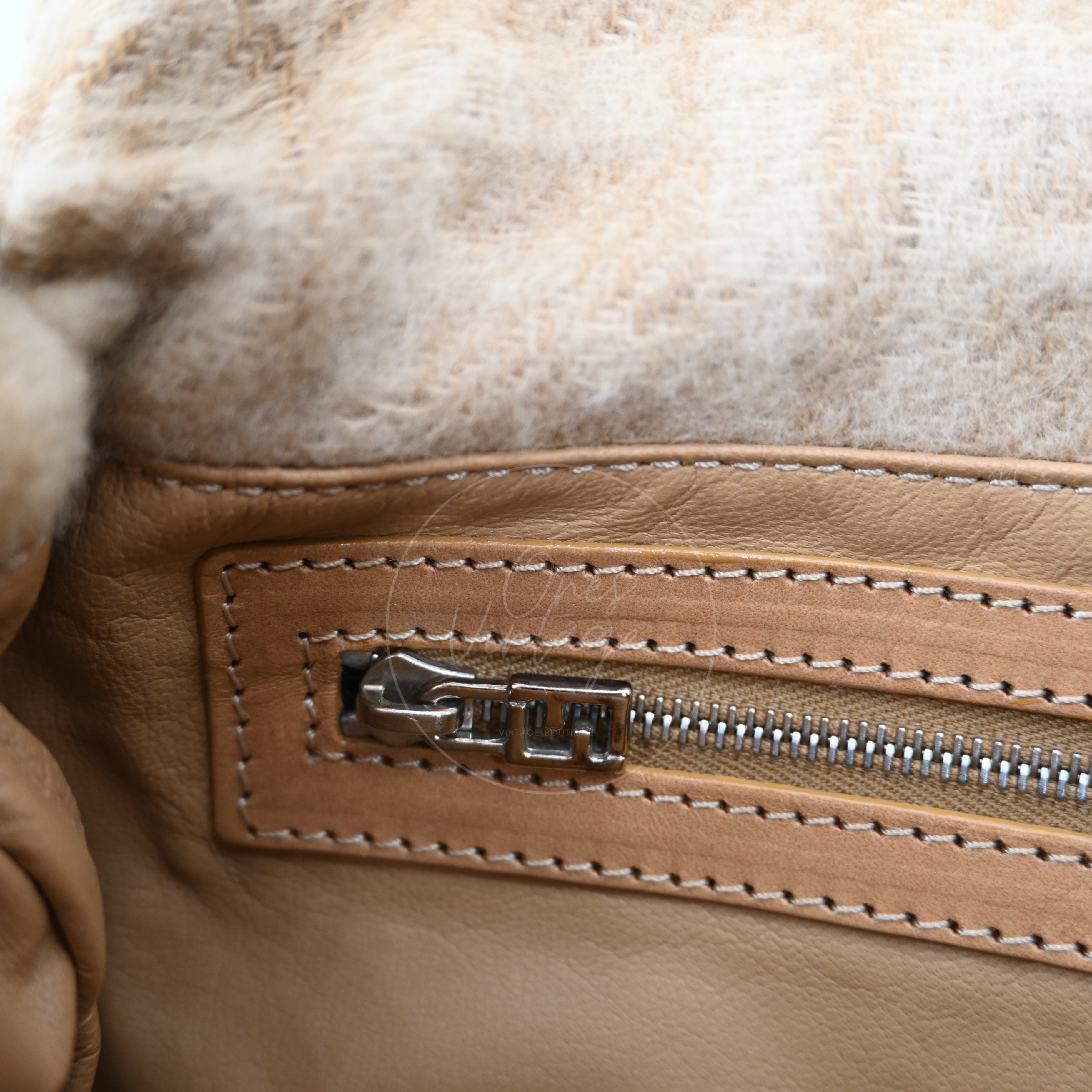 [Pre-owned] Fendi Beige Zucca Baguette Wool and Leather