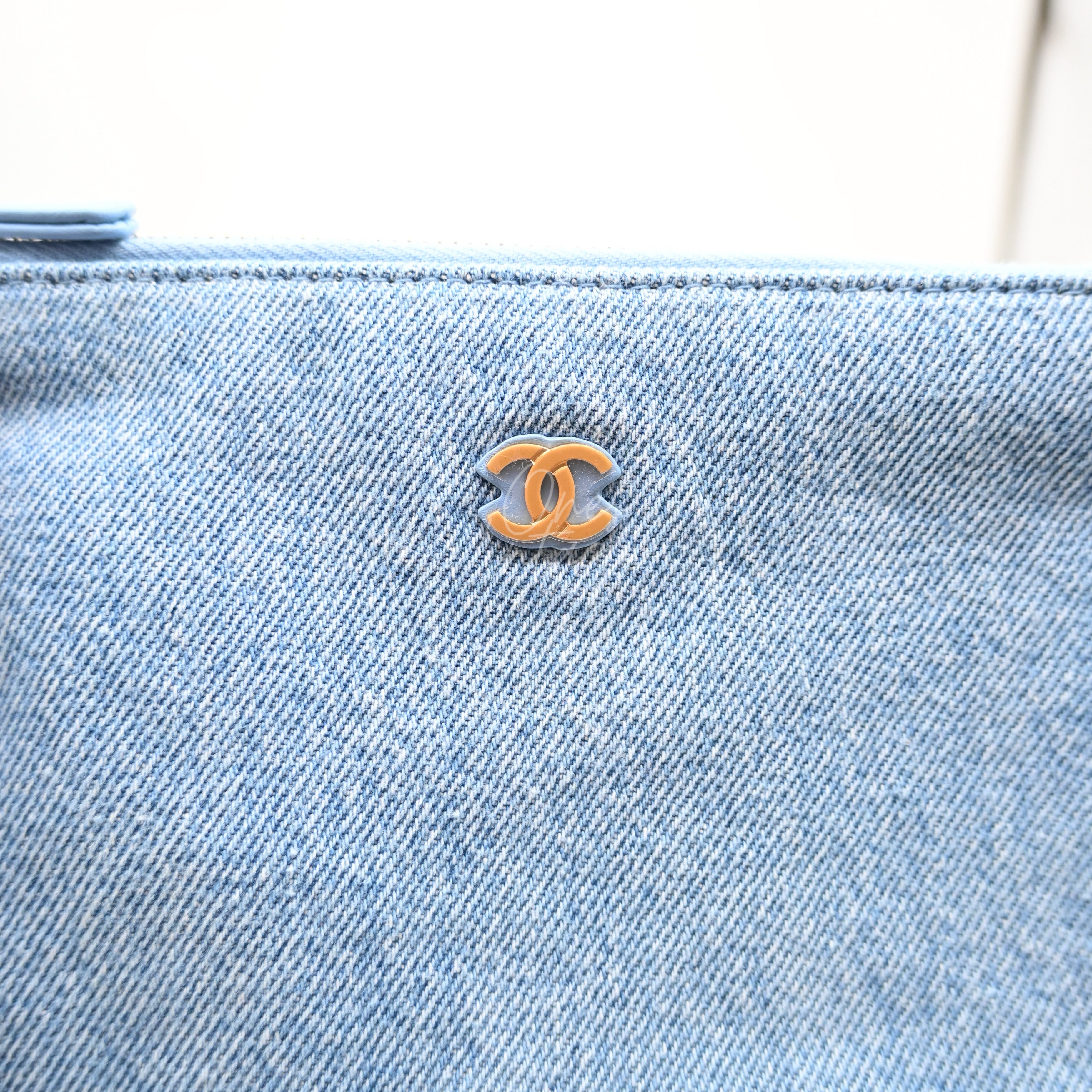 [Unused] Chanel 25 Washed Denim & Gold-Tone Metal Medium Handbag
