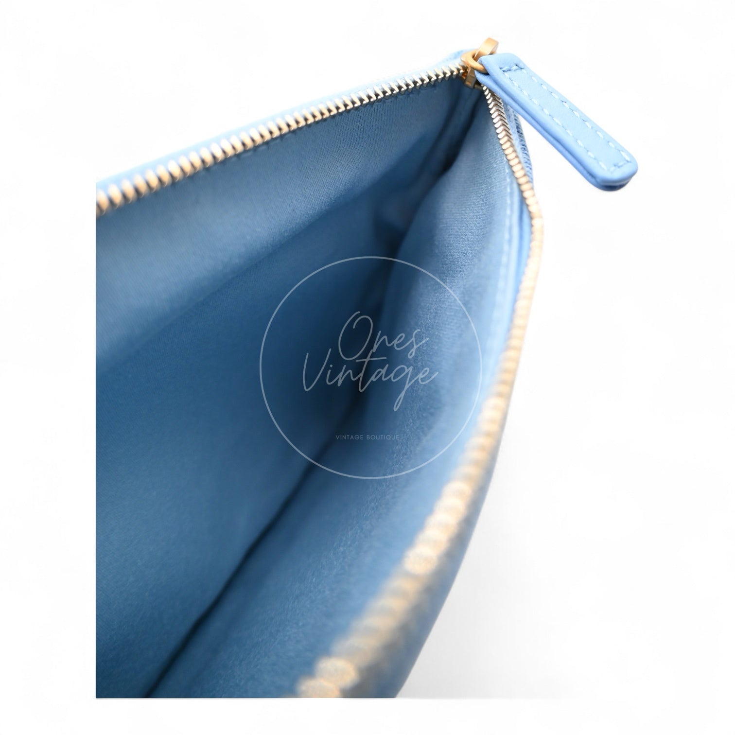 [Unused] Chanel 25 Washed Denim & Gold-Tone Metal Medium Handbag