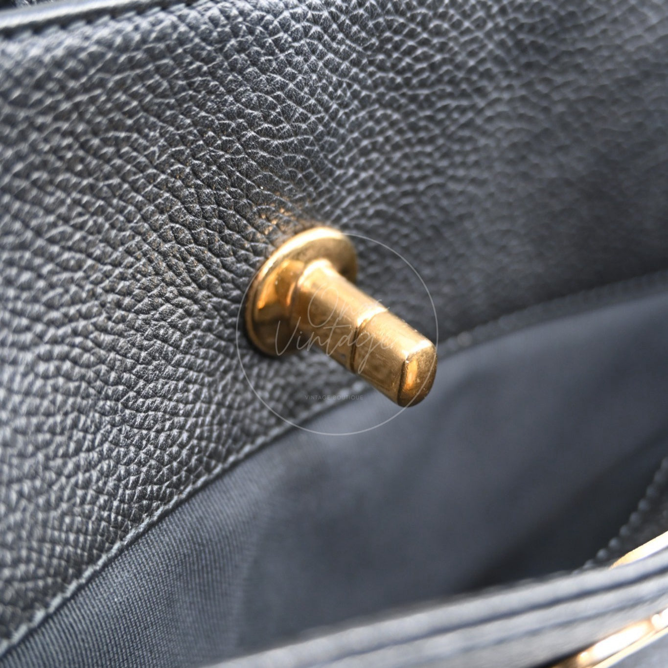 [Pre-owned] CHANEL Black Caviar Executive Cerf Tote GHW