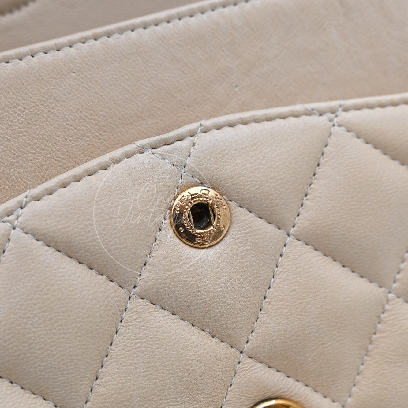 [Pre-owned] Chanel CF25 Medium Classic Flap Bag Beige GHW