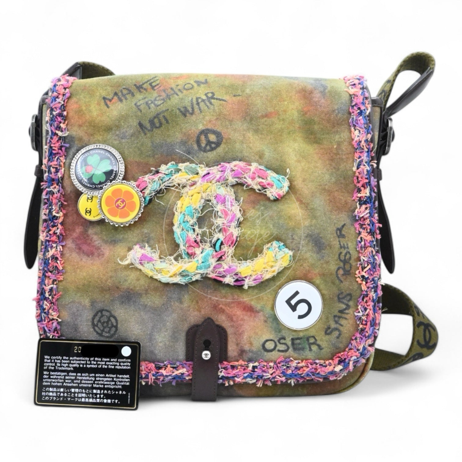 [Pre-owned] Chanel Graffiti Canvas On The Pavements Green Series 20 Messenger Bag
