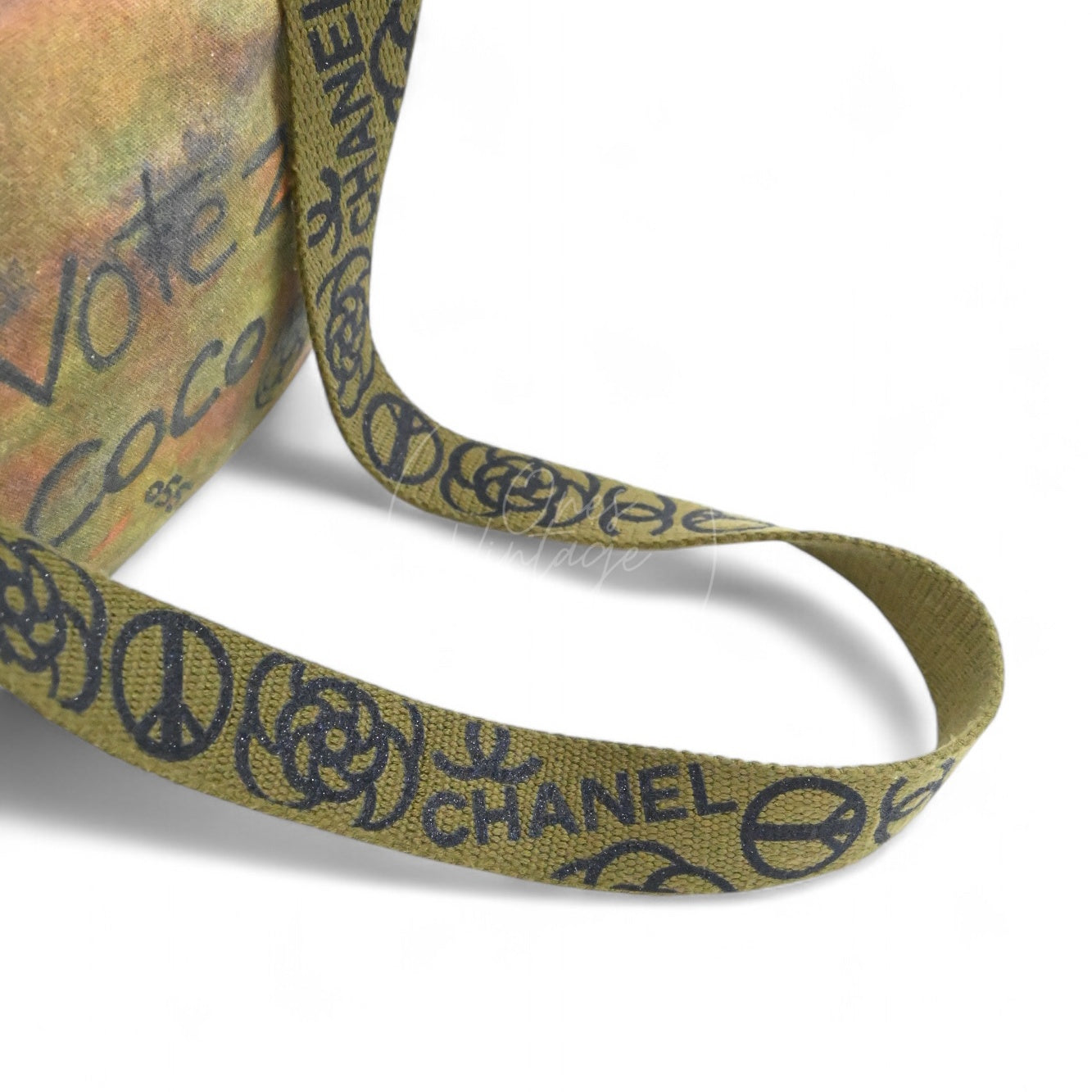 [Pre-owned] Chanel Graffiti Canvas On The Pavements Green Series 20 Messenger Bag