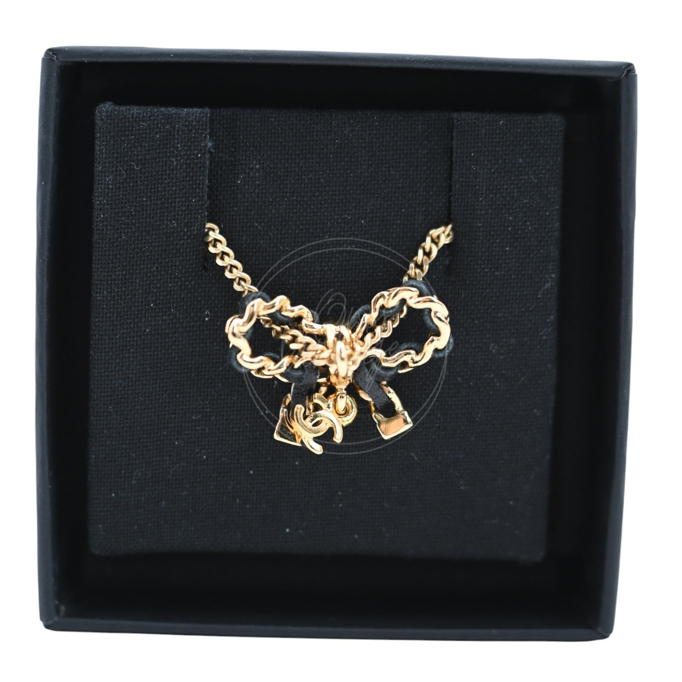 [Pre-owned] Chanel Lambskin CC Bow Necklace Black Gold Necklace