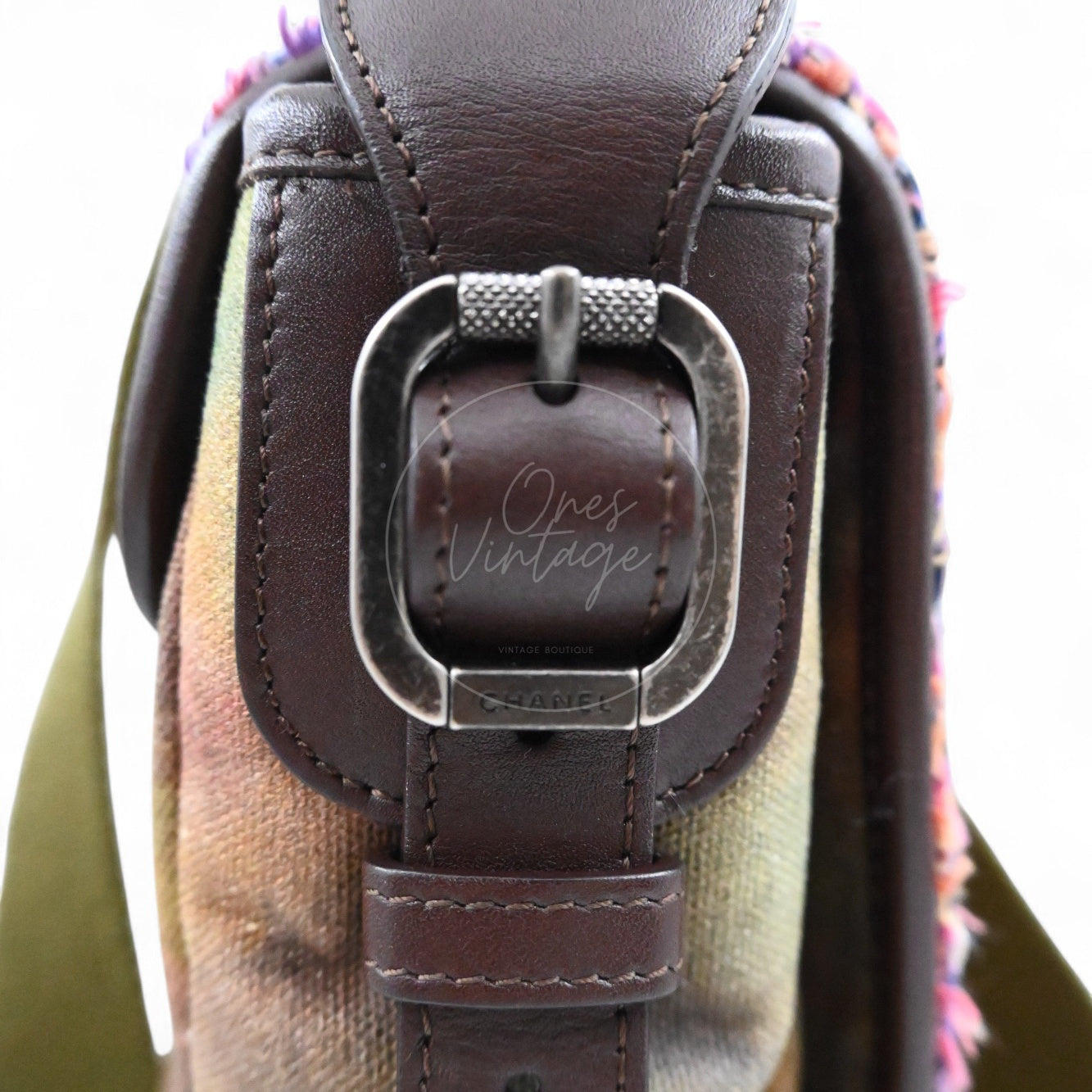 [Pre-owned] Chanel Graffiti Canvas On The Pavements Green Series 20 Messenger Bag