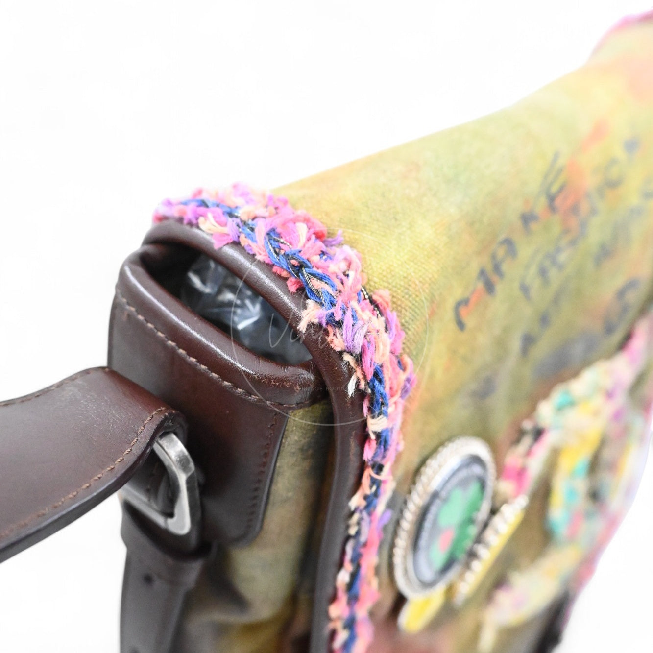[Pre-owned] Chanel Graffiti Canvas On The Pavements Green Series 20 Messenger Bag